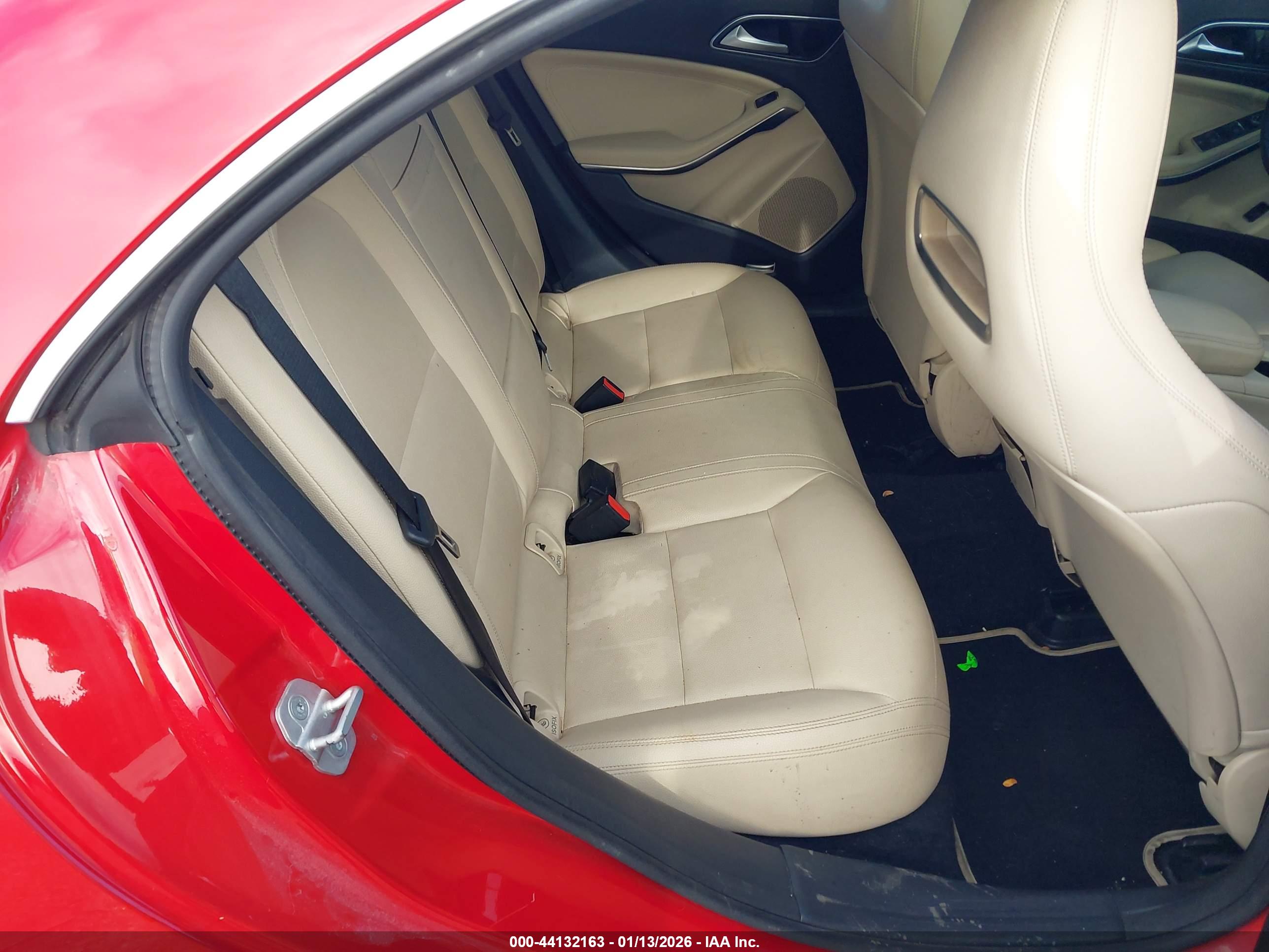 MERCEDES-BENZ CLA image 8