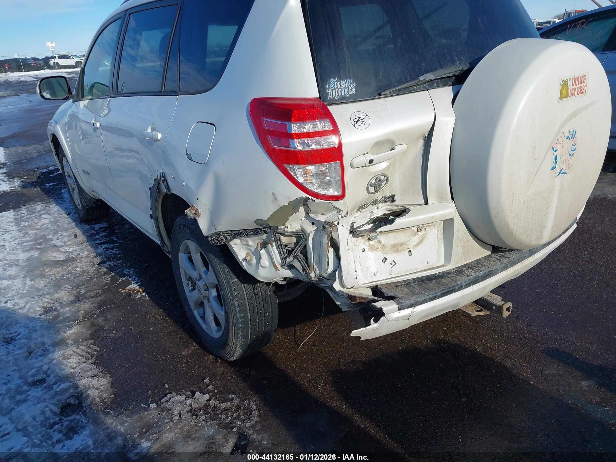 TOYOTA RAV4 image 6