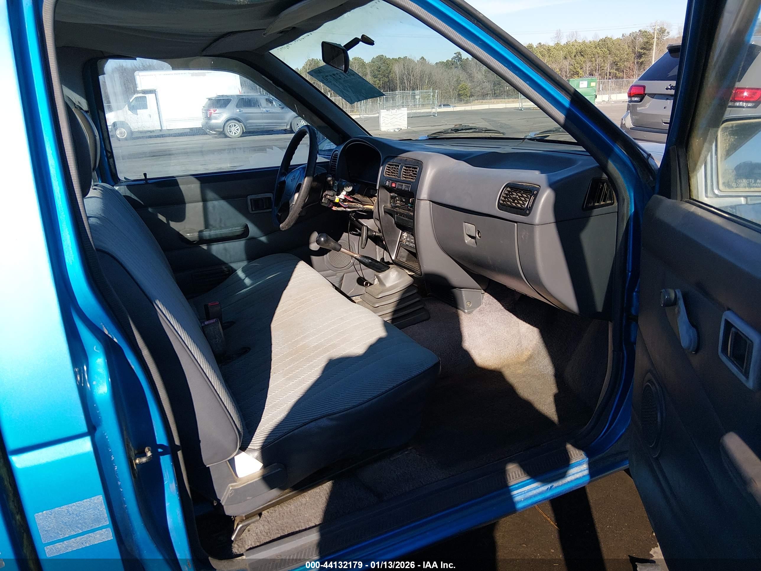 NISSAN TRUCK image 5