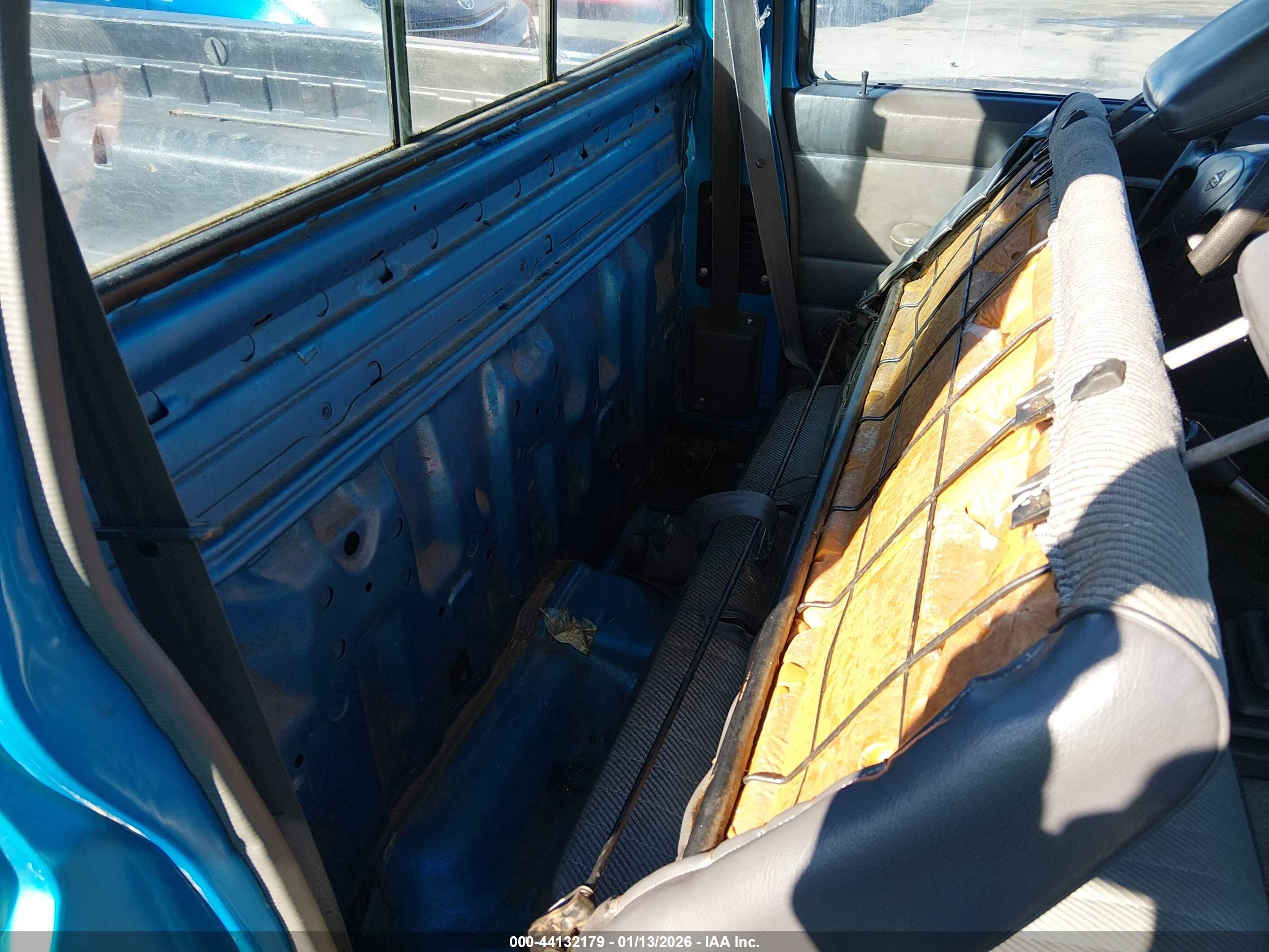 NISSAN TRUCK image 8