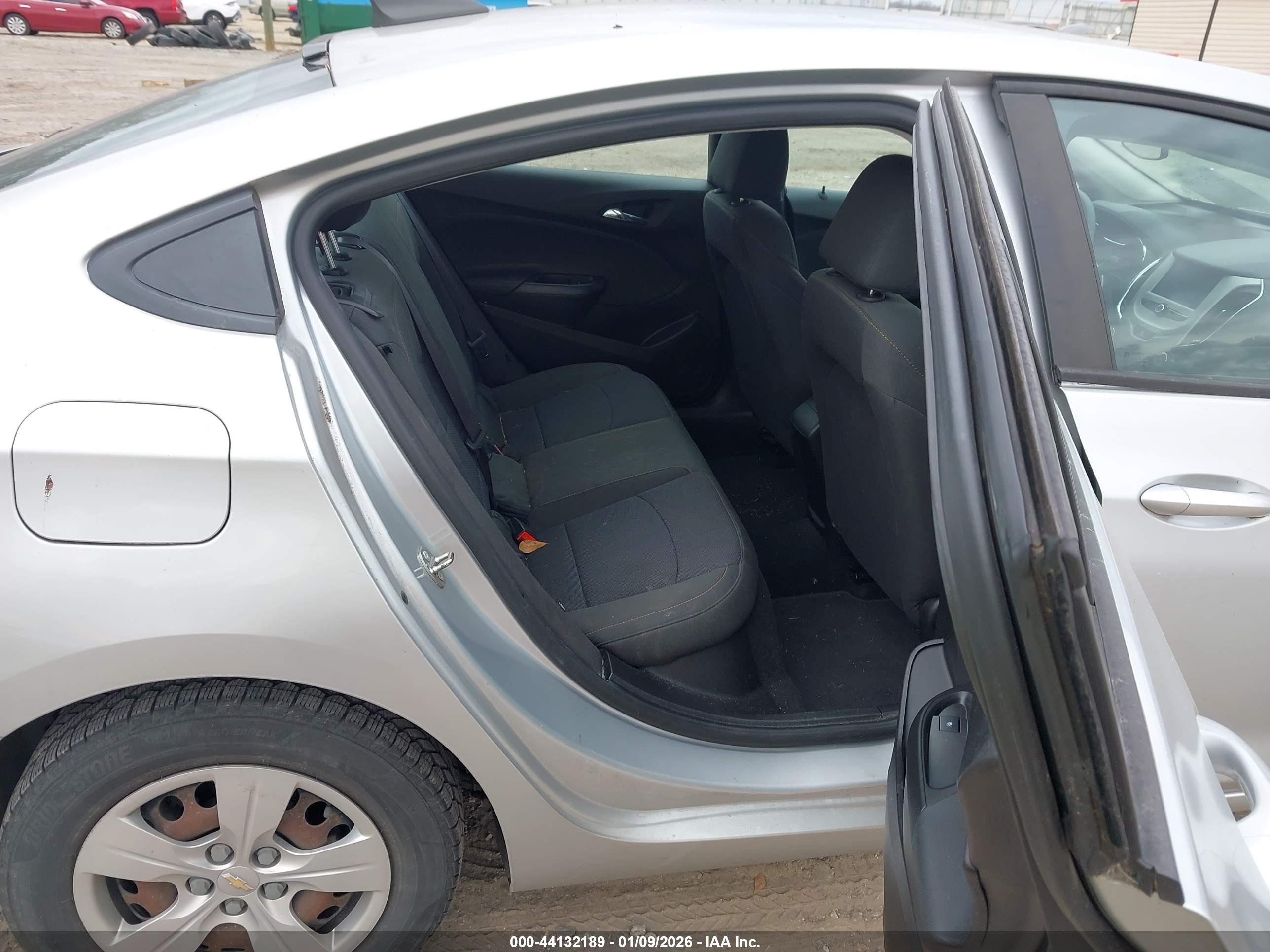 CHEVROLET CRUZE image 8