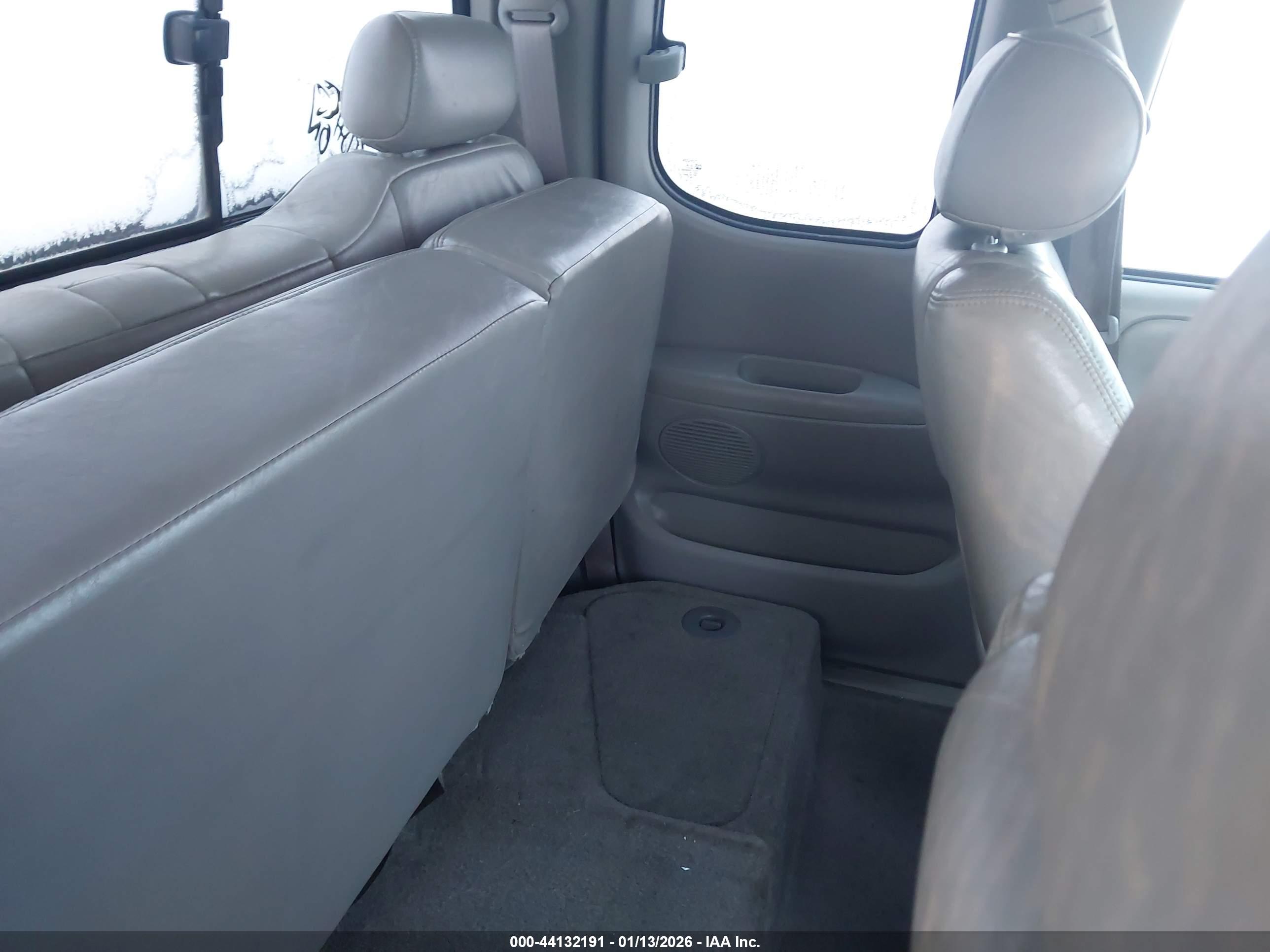 TOYOTA TUNDRA image 8