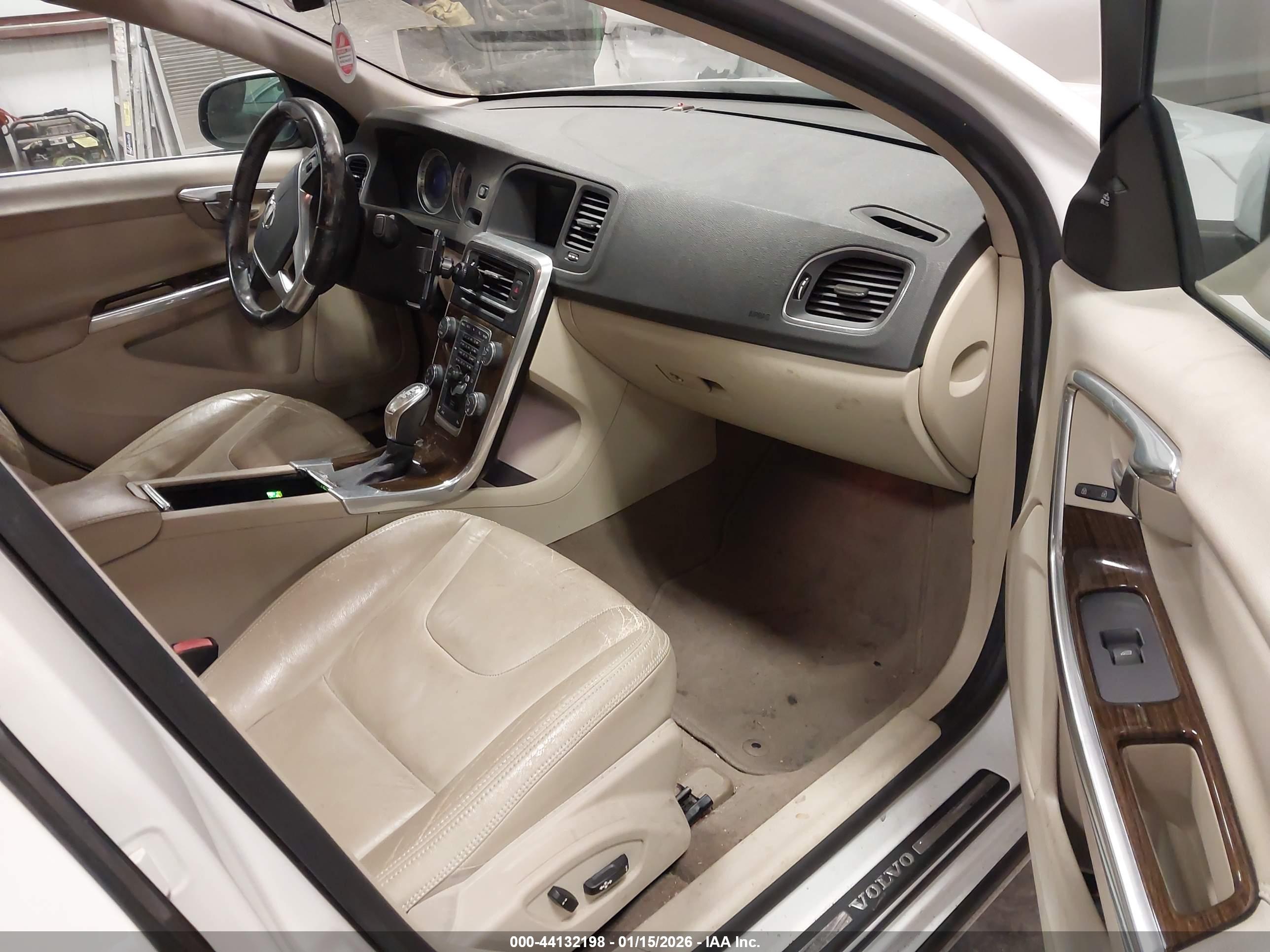 VOLVO S60 image 5