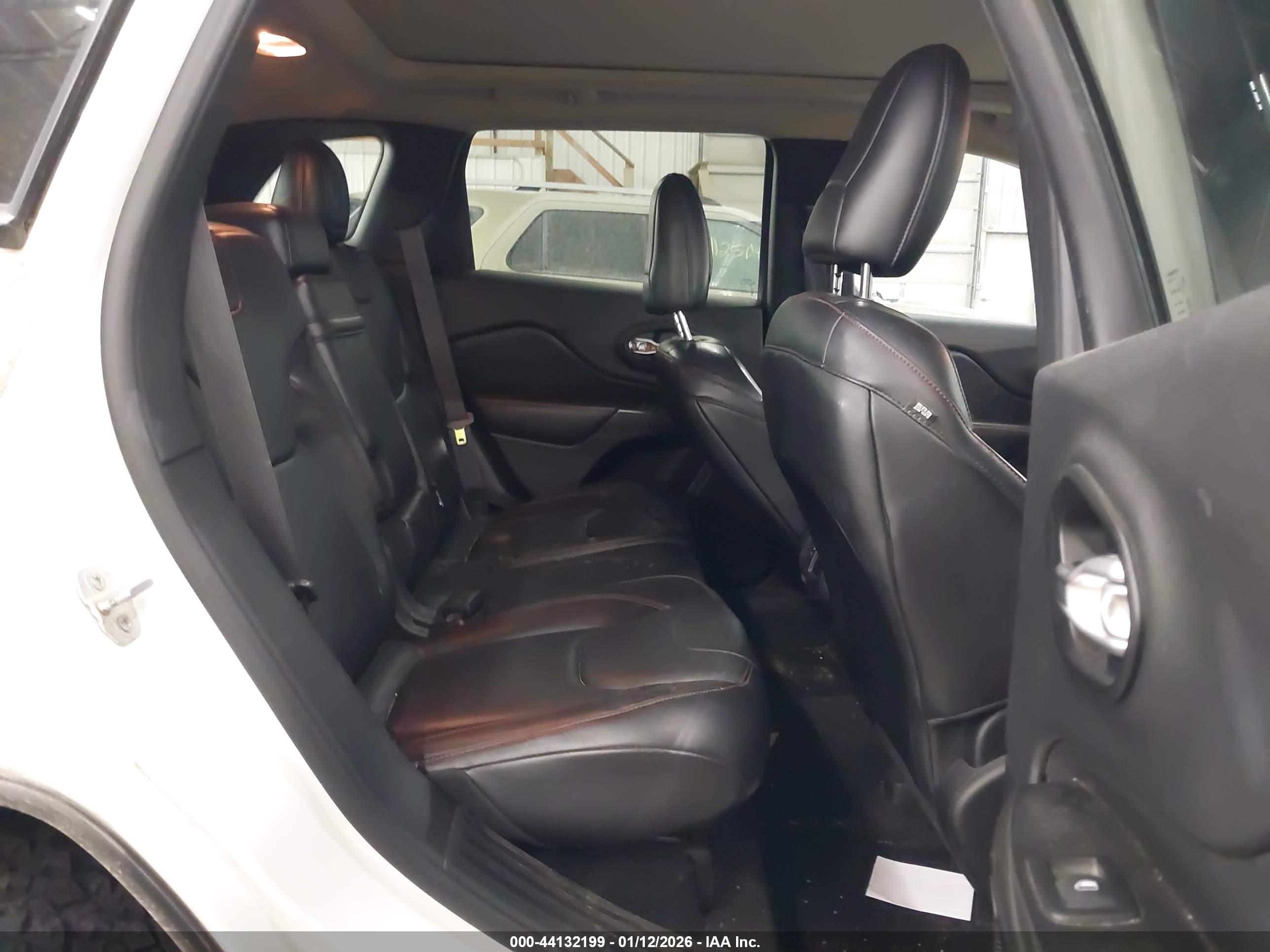 JEEP CHEROKEE image 8