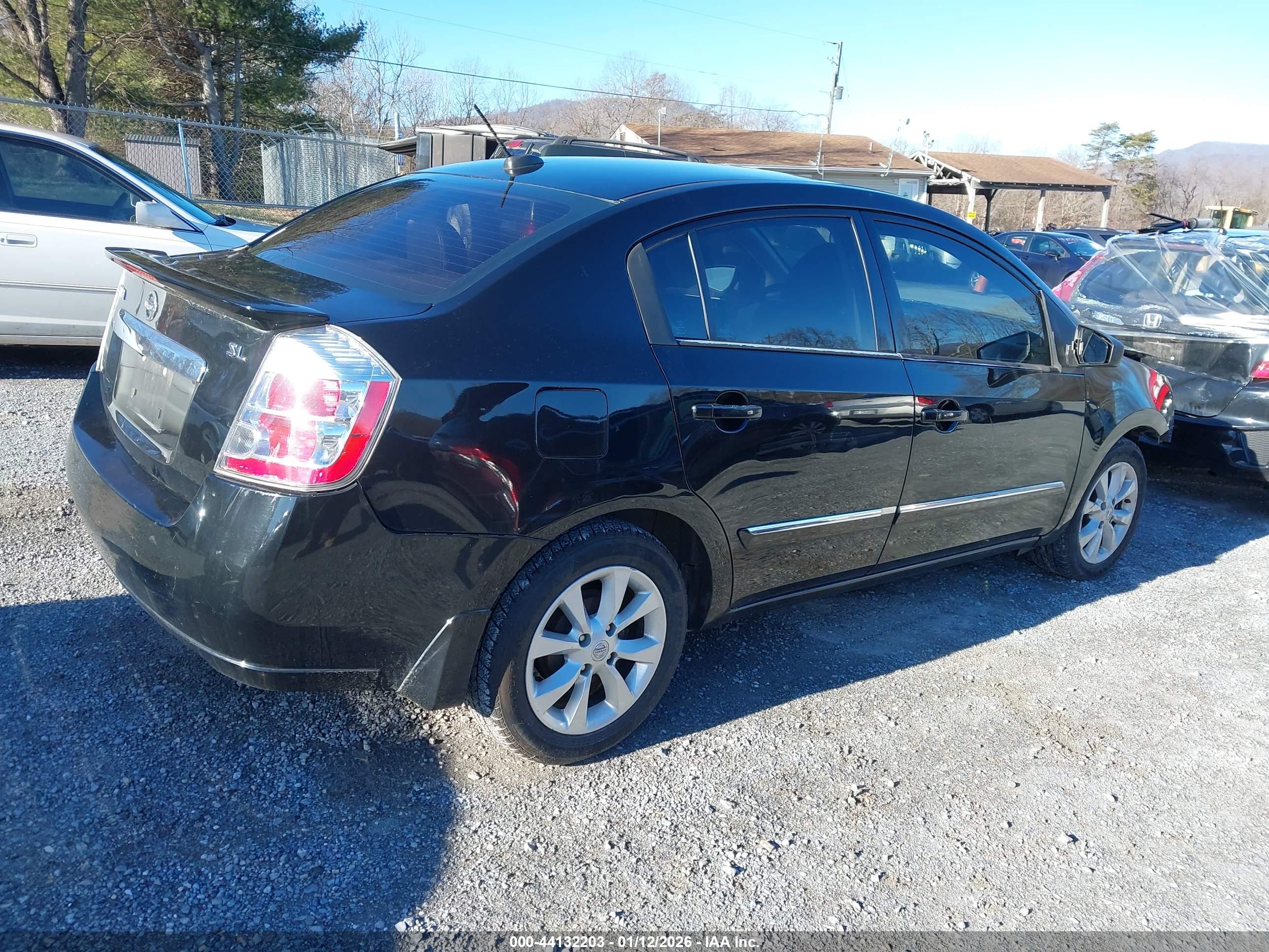 NISSAN SENTRA image 4