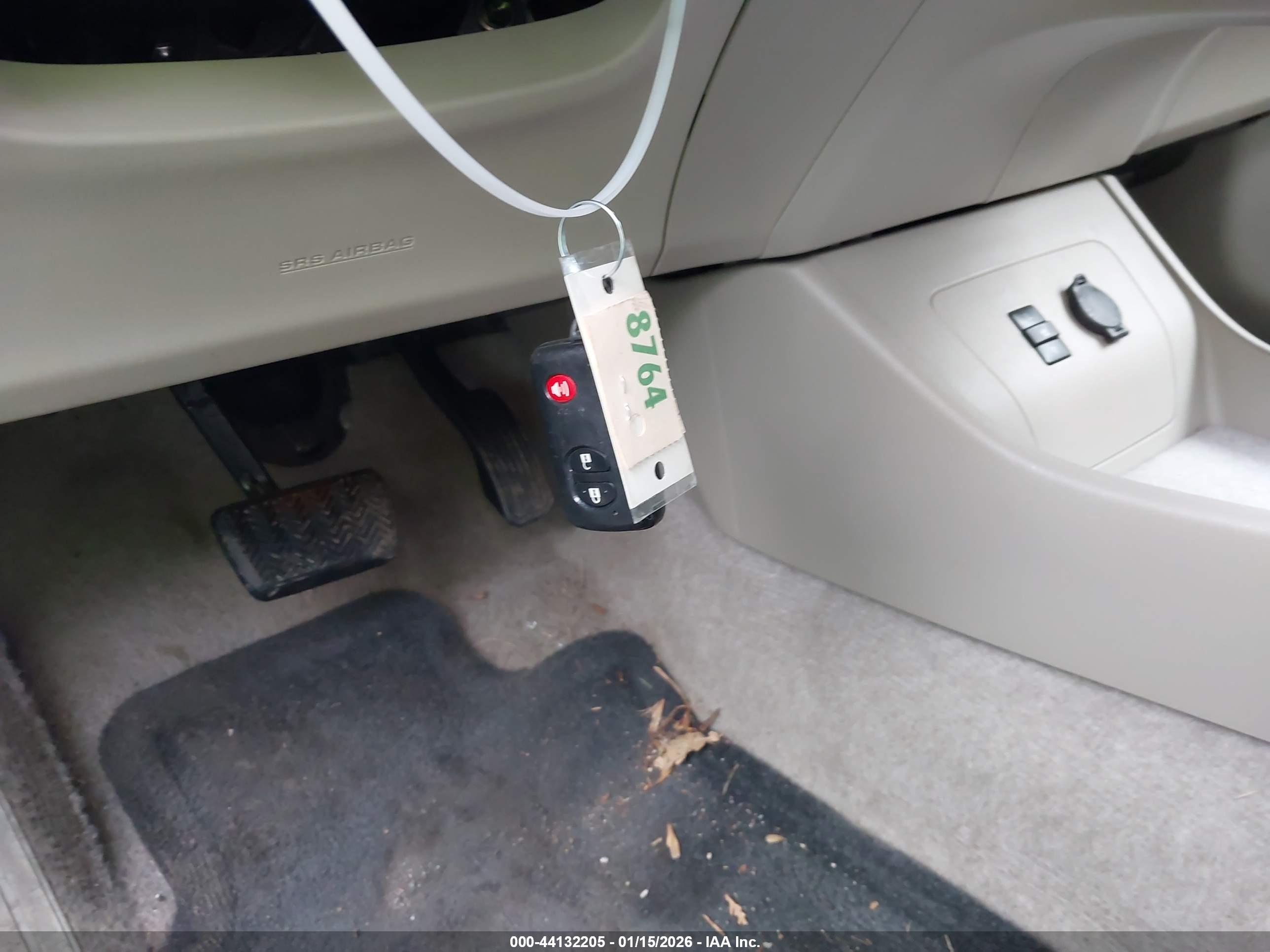 TOYOTA PRIUS image 11