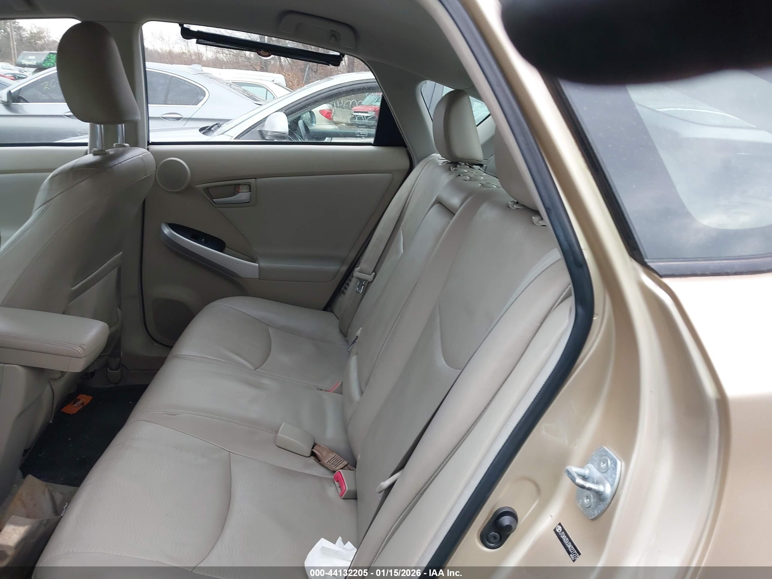 TOYOTA PRIUS image 8