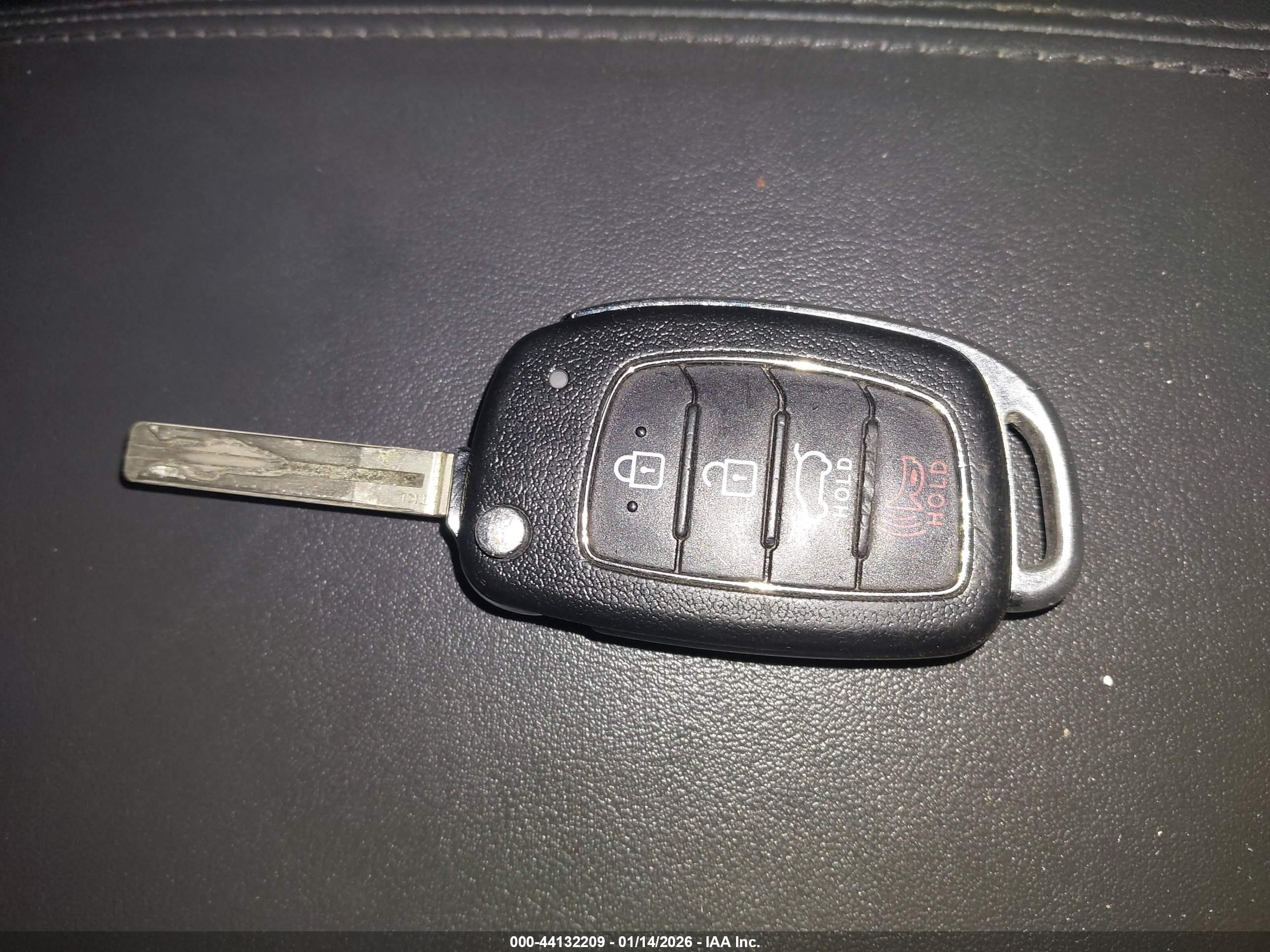 HYUNDAI TUCSON image 11