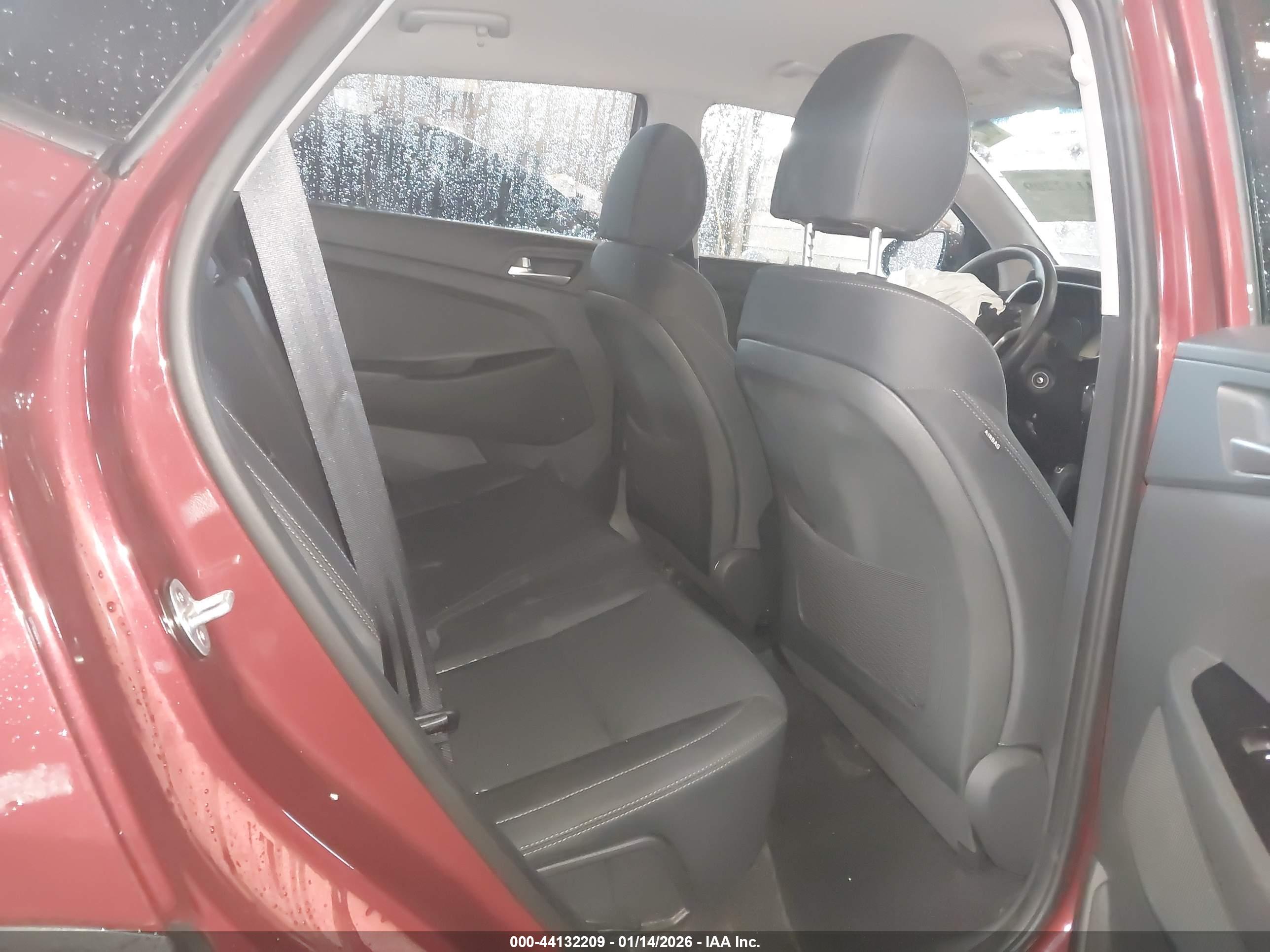 HYUNDAI TUCSON image 8