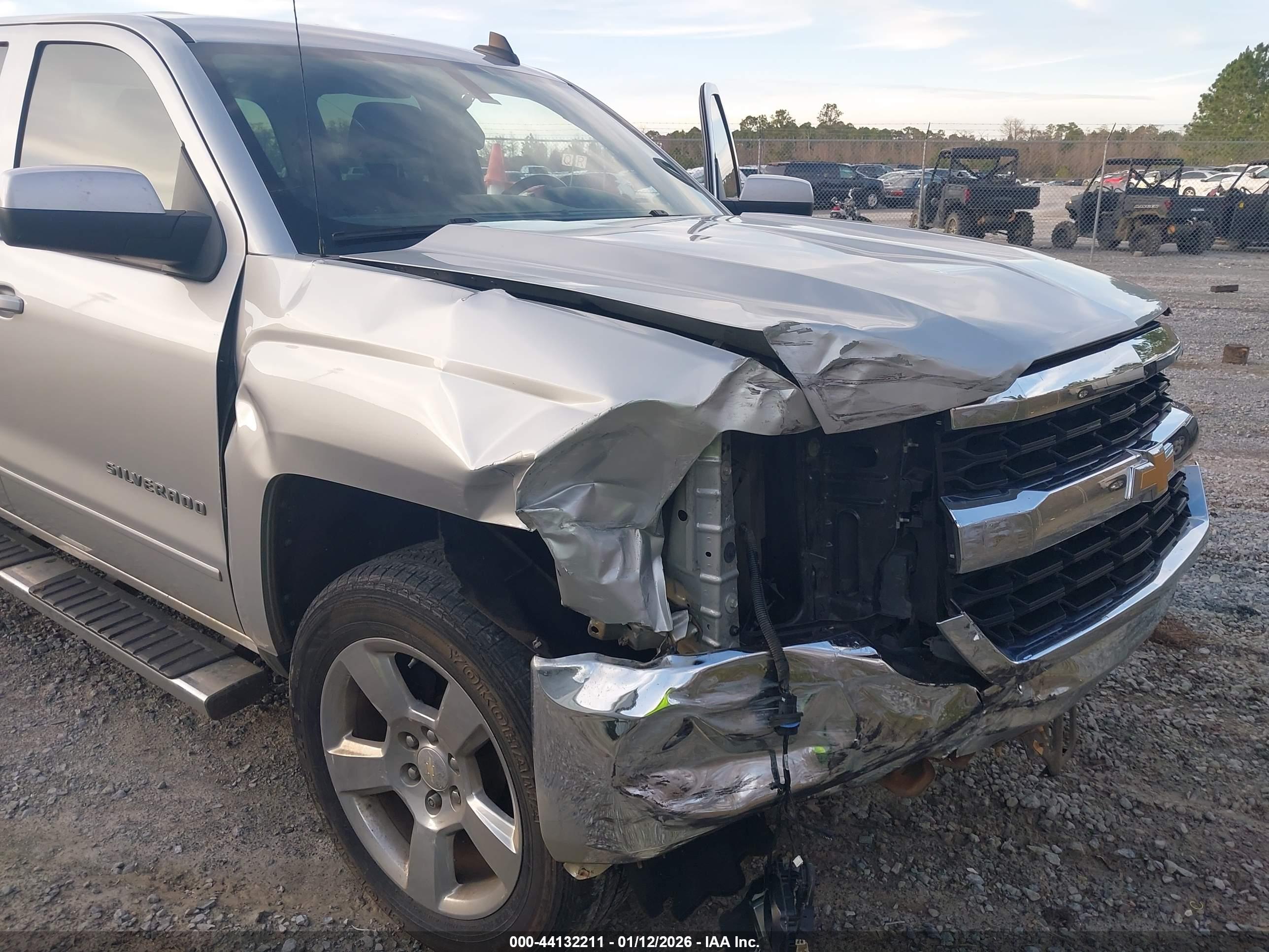 CHEVROLET SILVERADO image 6