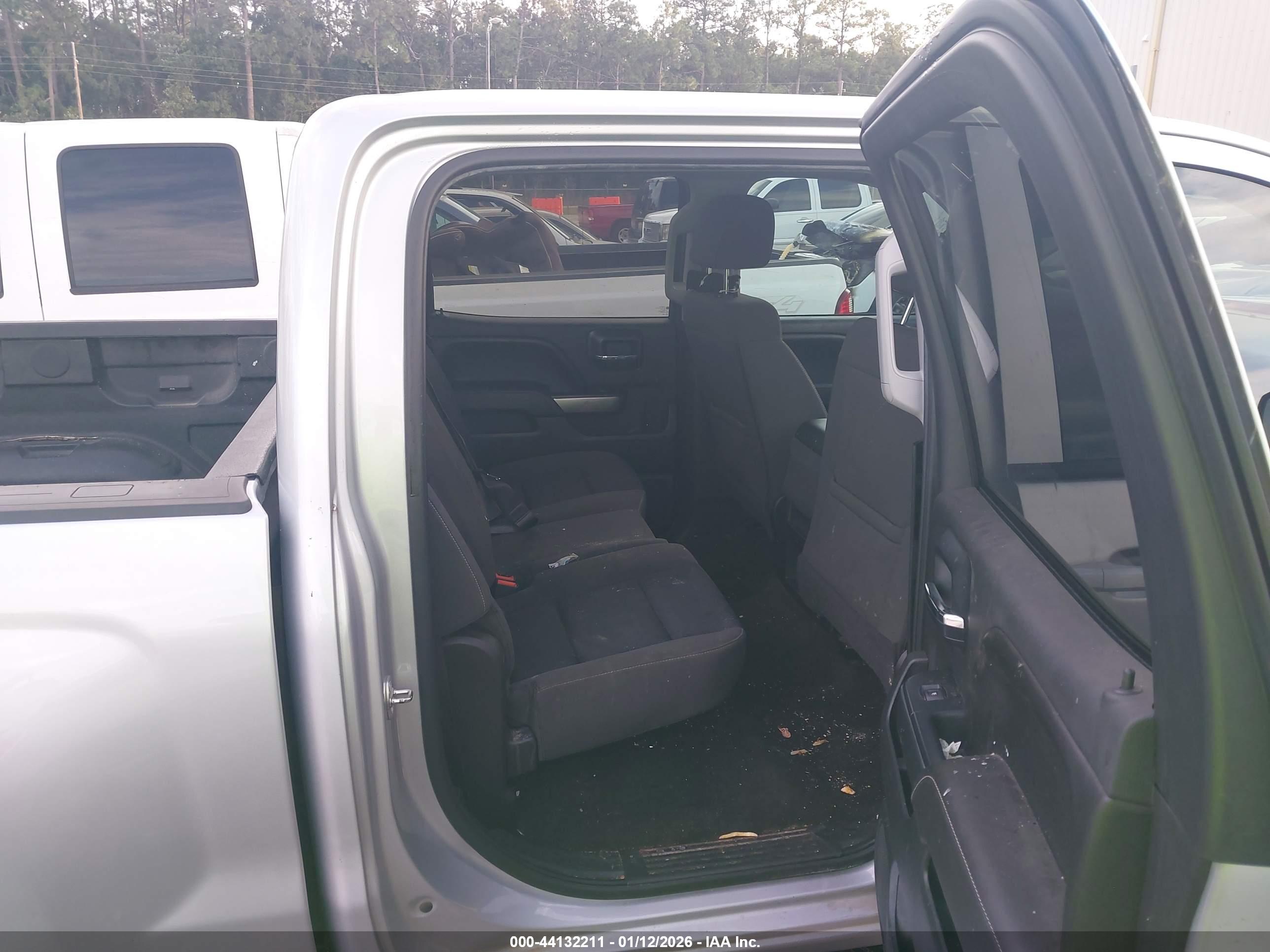 CHEVROLET SILVERADO image 8