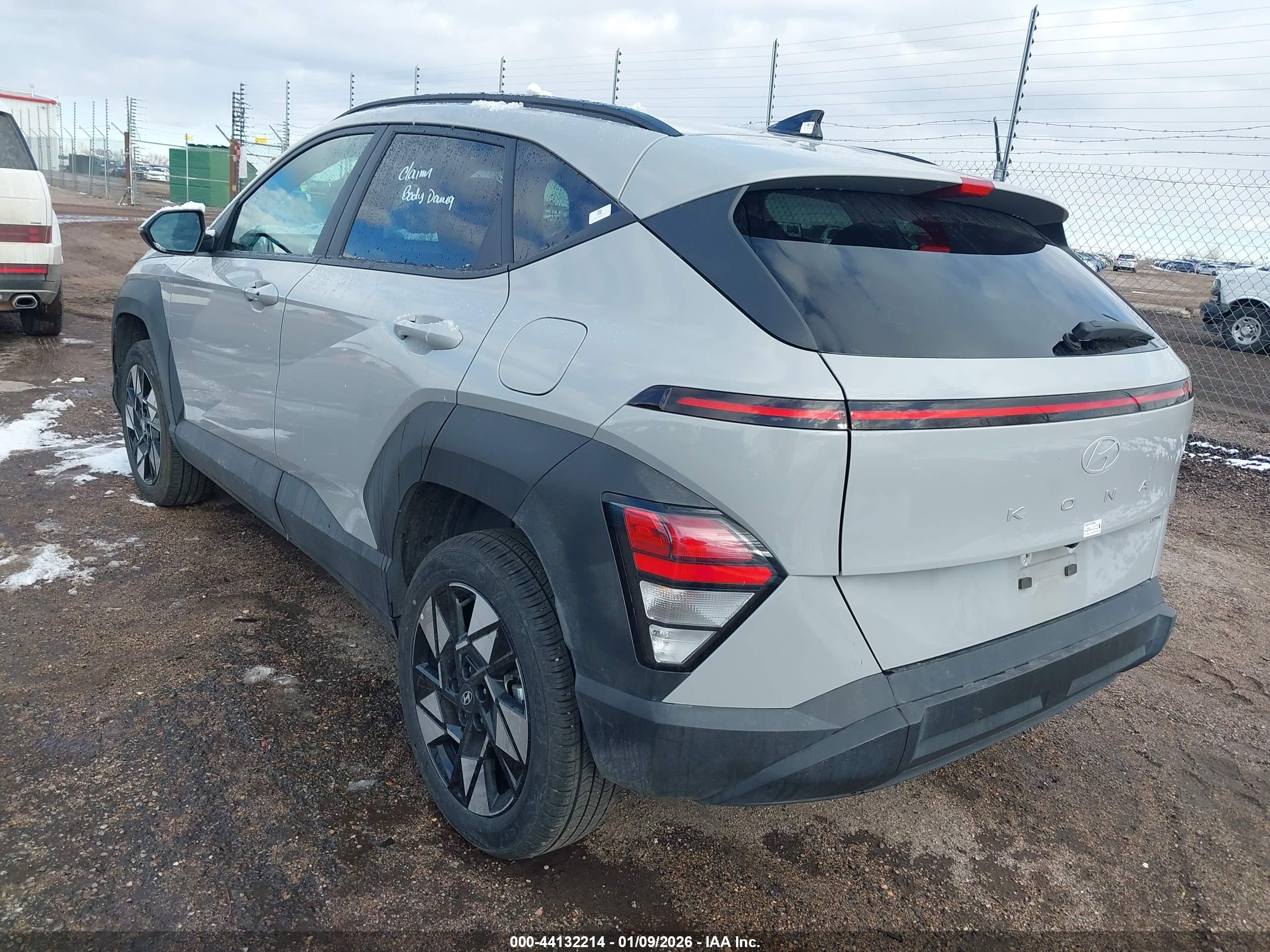 HYUNDAI KONA image 3