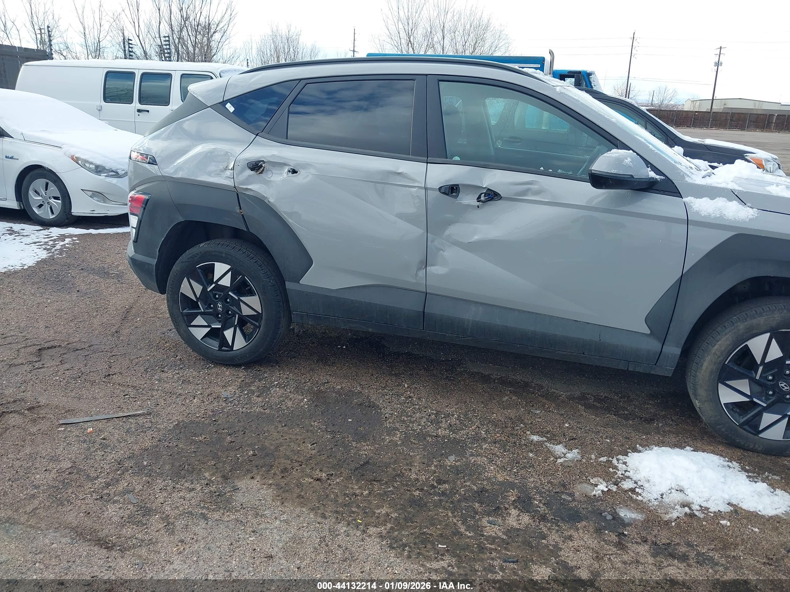 HYUNDAI KONA image 6