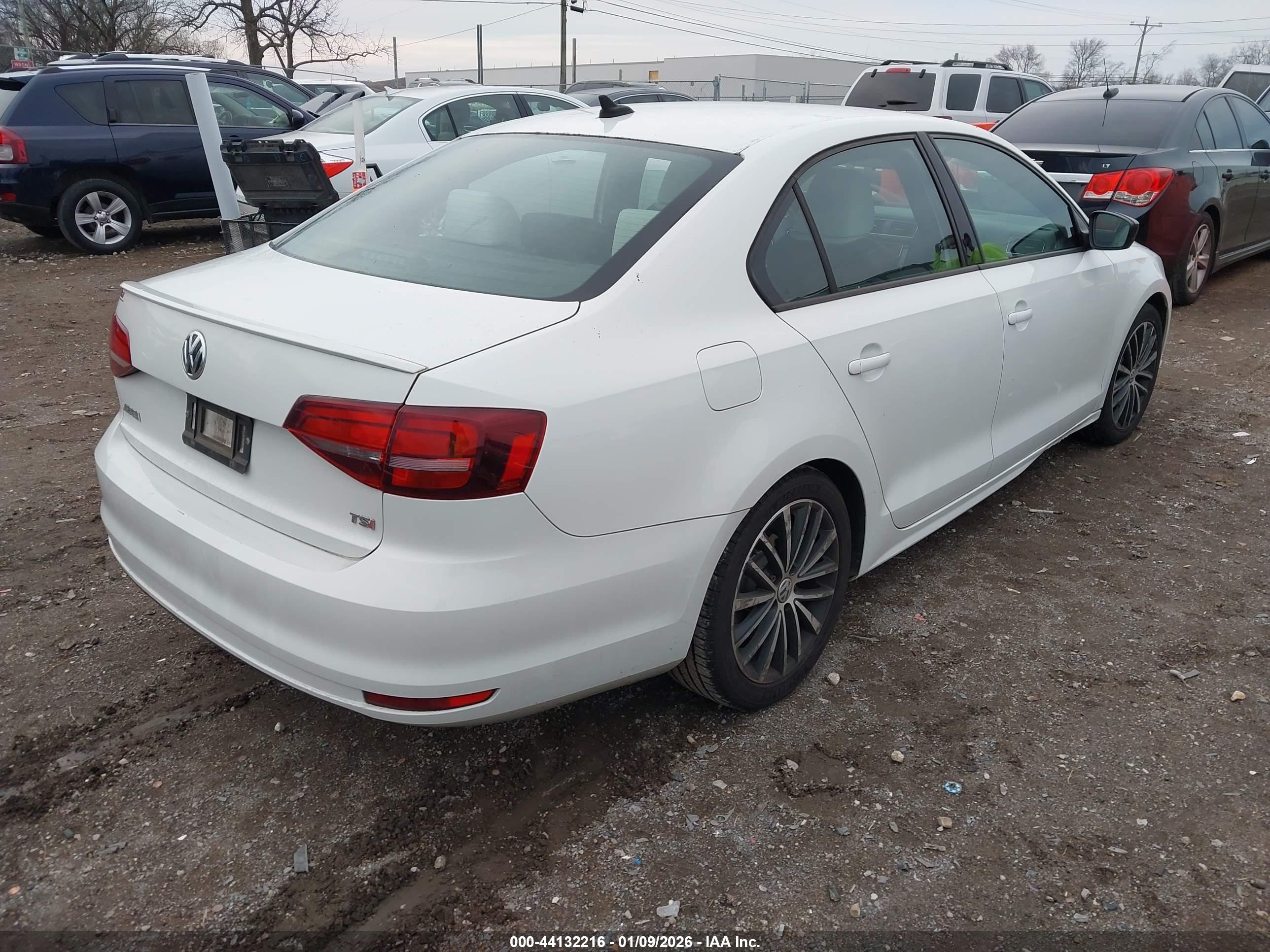 VOLKSWAGEN JETTA image 4