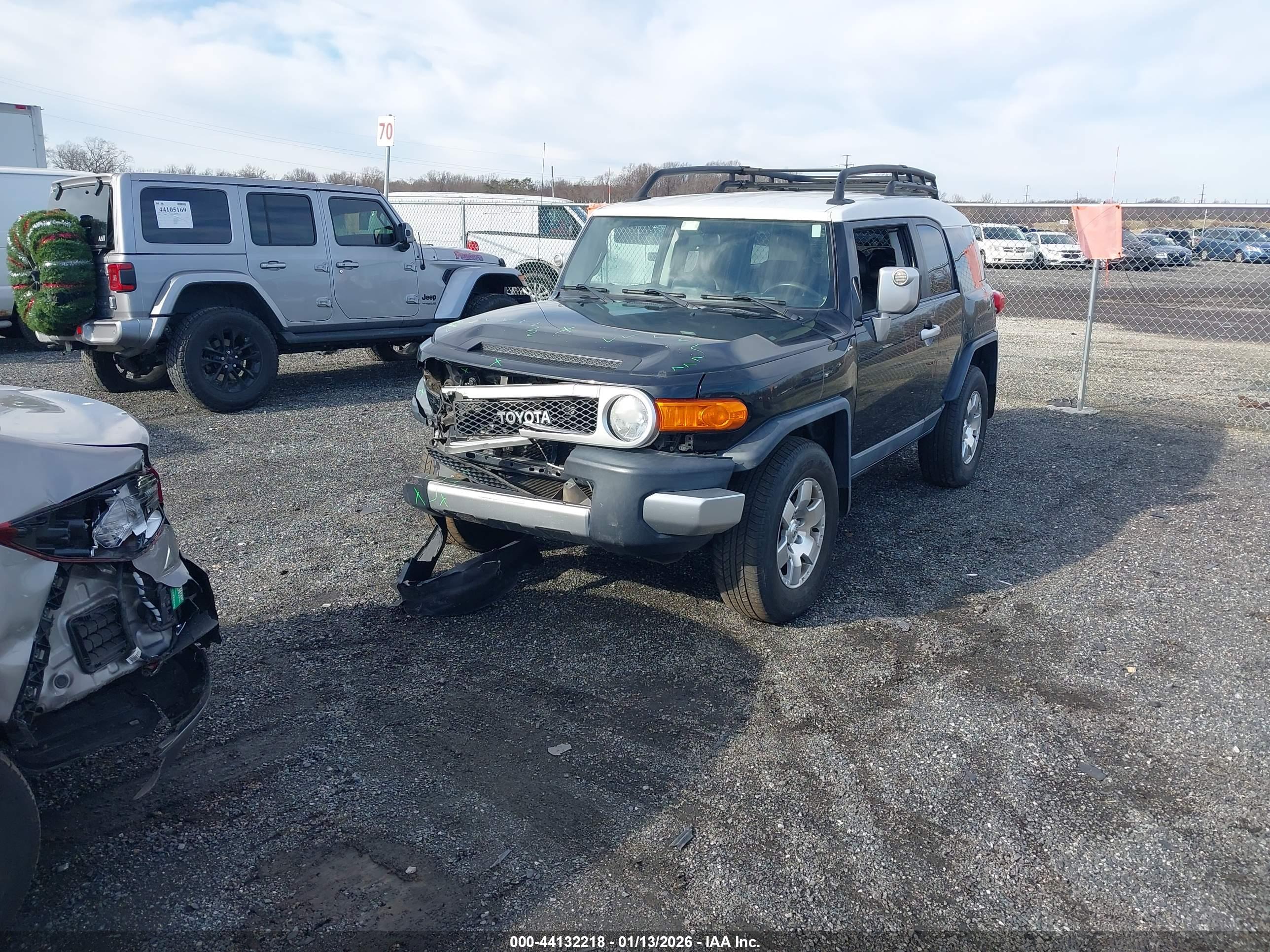 TOYOTA FJ image 2
