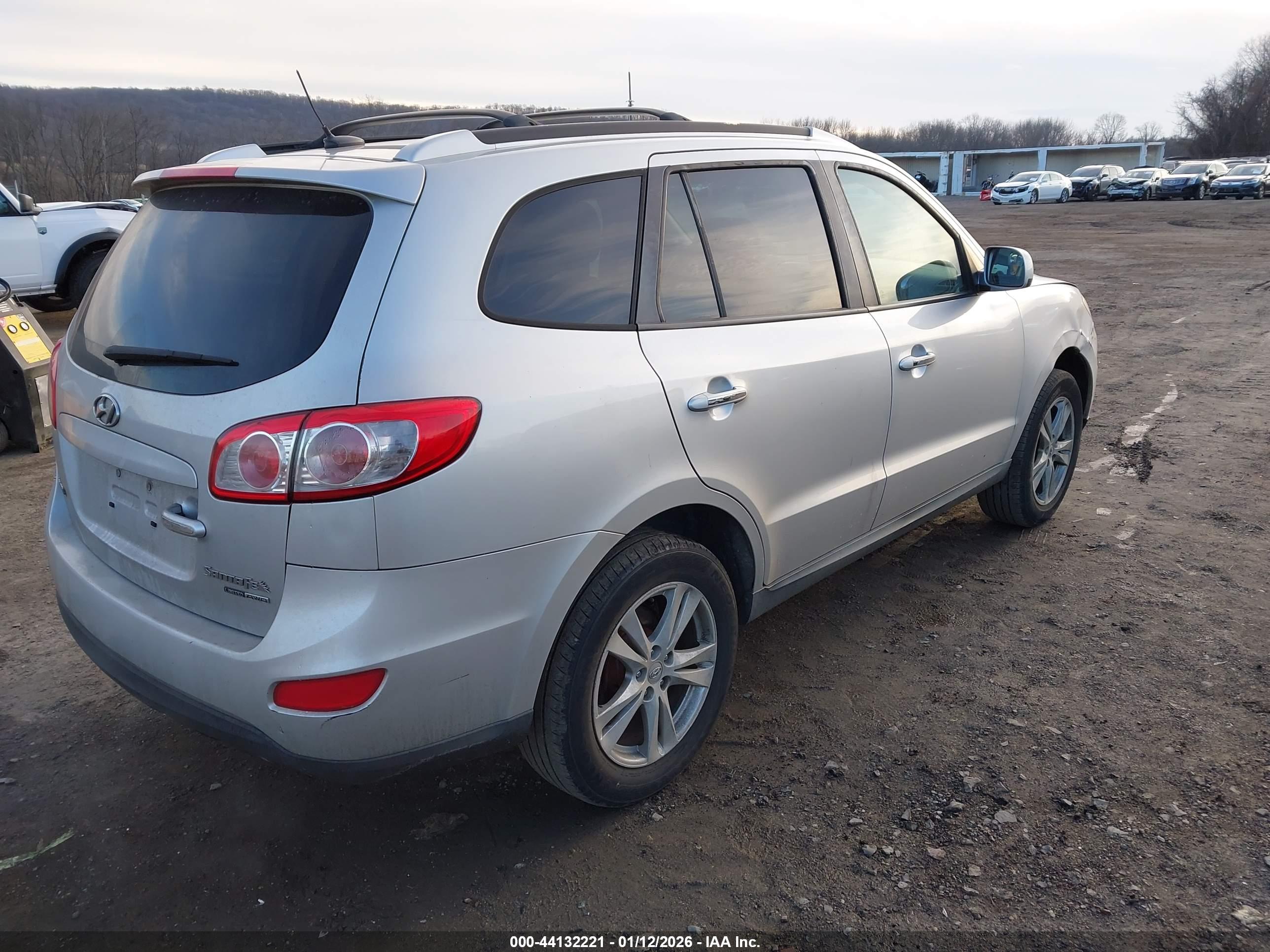 HYUNDAI SANTA image 4