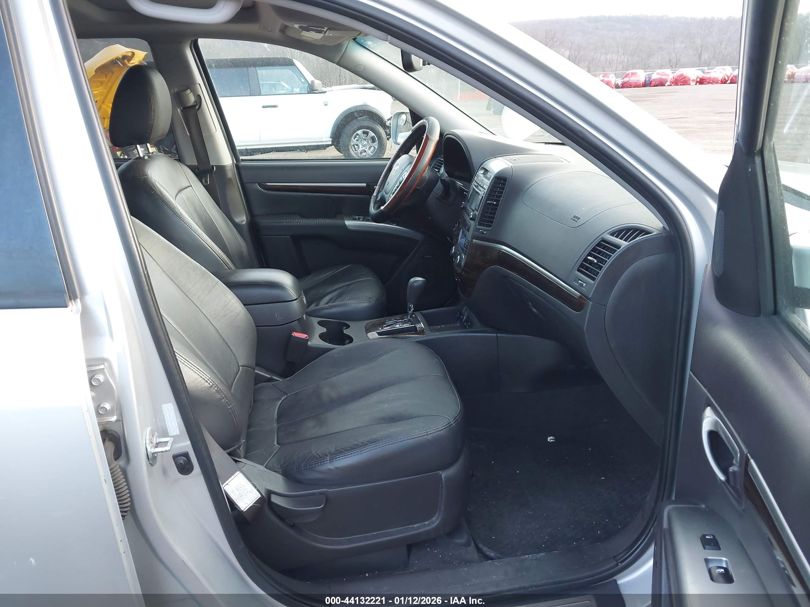 HYUNDAI SANTA image 5