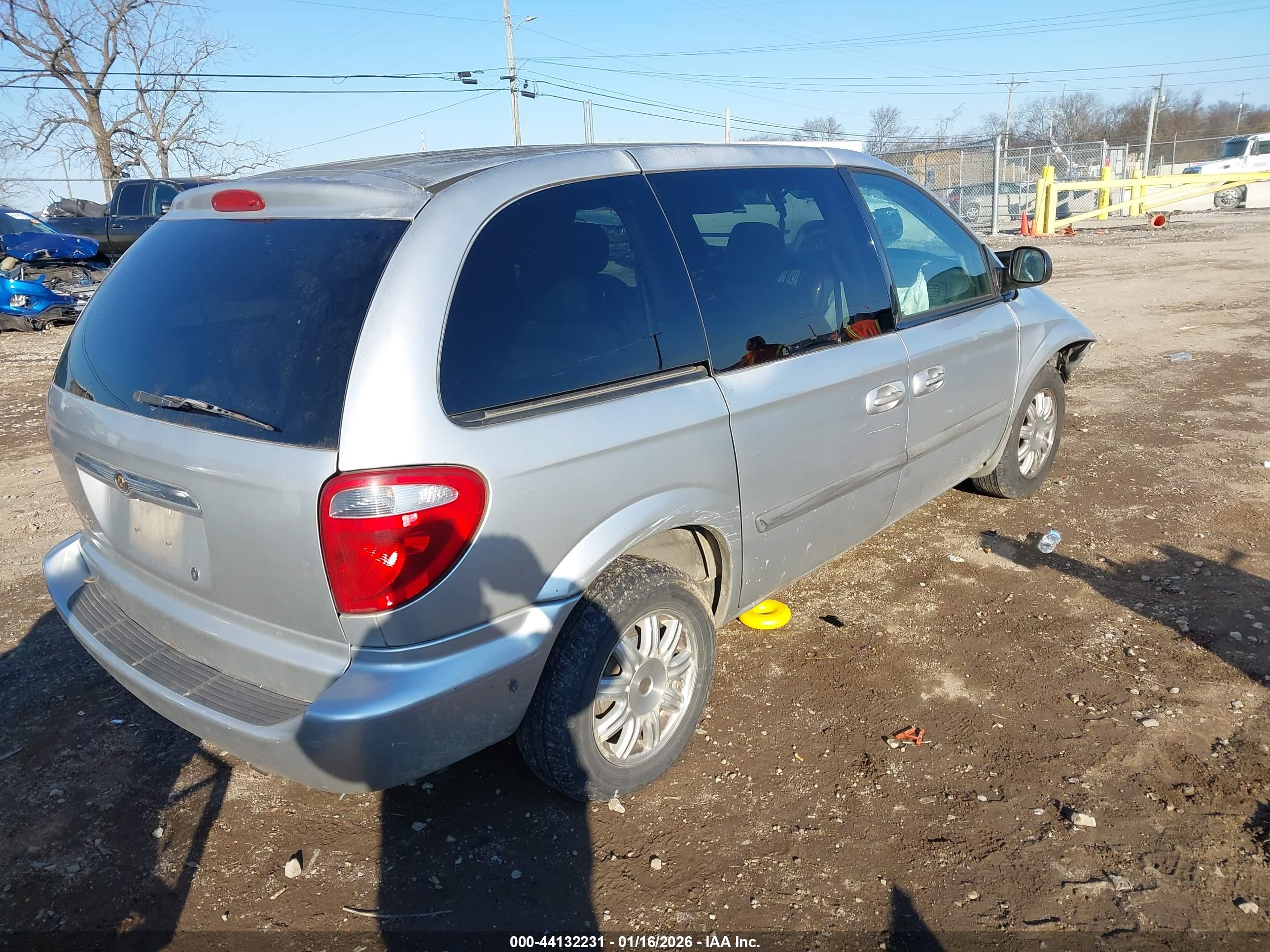 CHRYSLER TOWN image 4