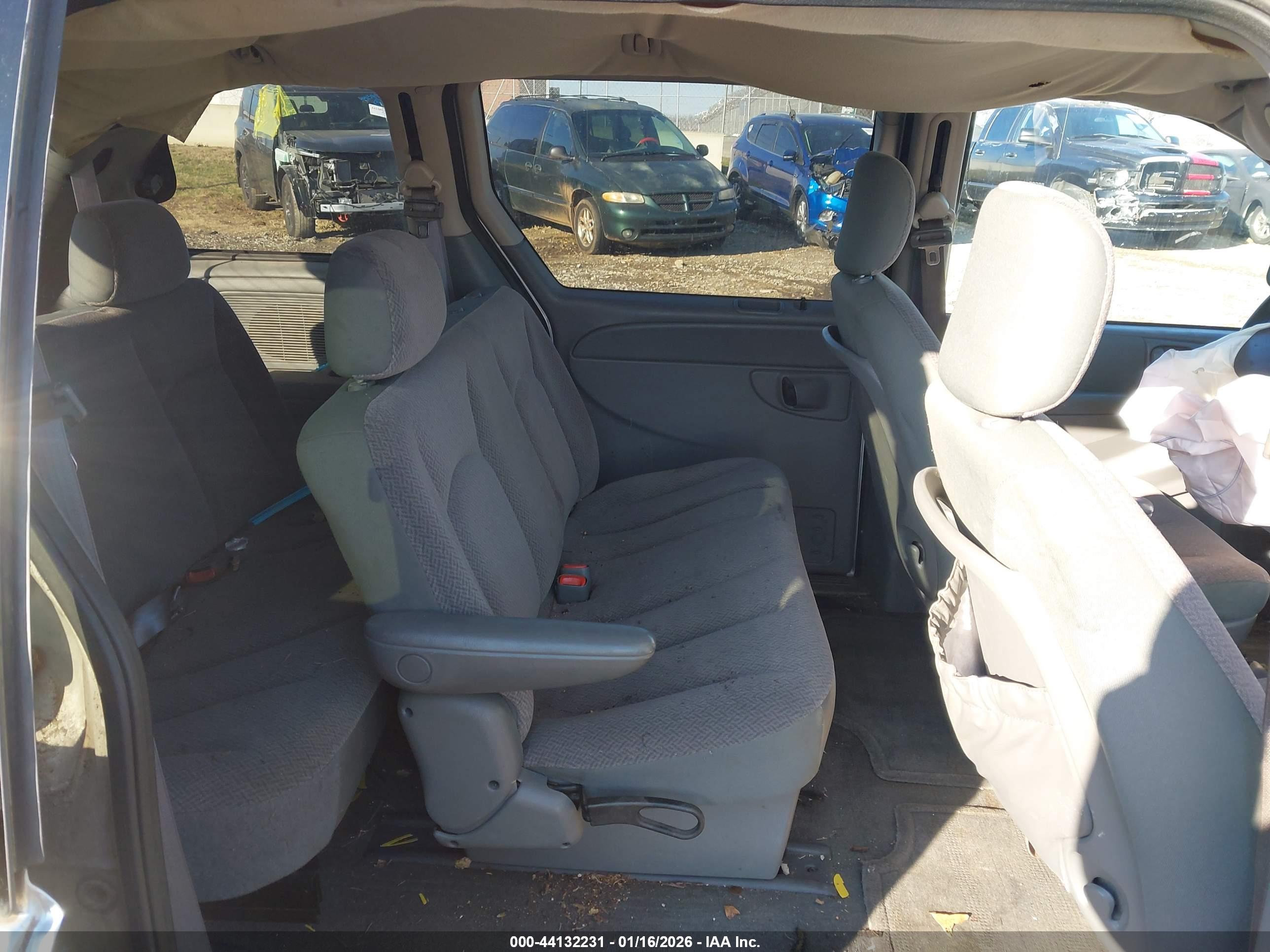 CHRYSLER TOWN image 8