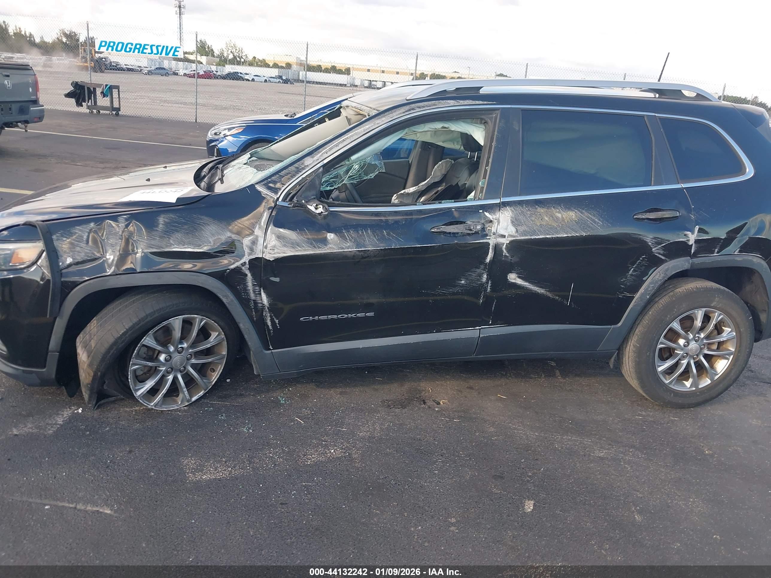 JEEP CHEROKEE image 6