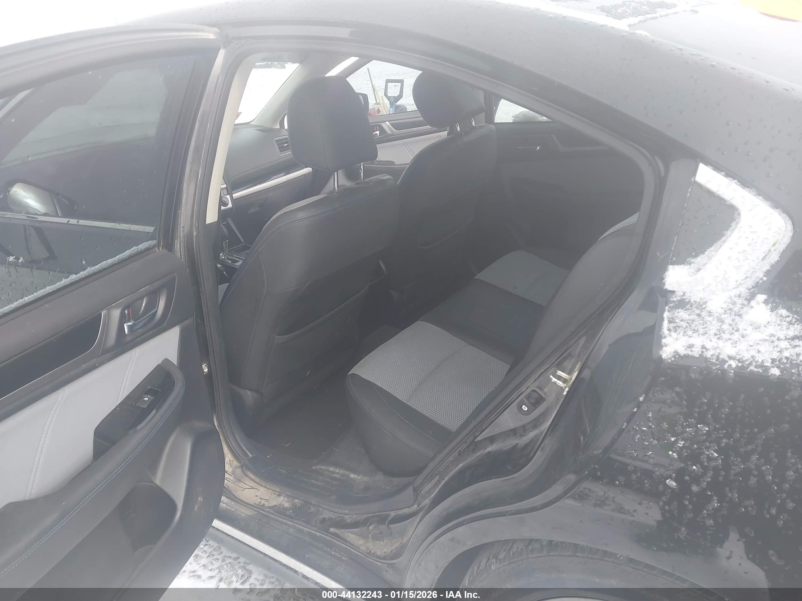 SUBARU LEGACY image 8