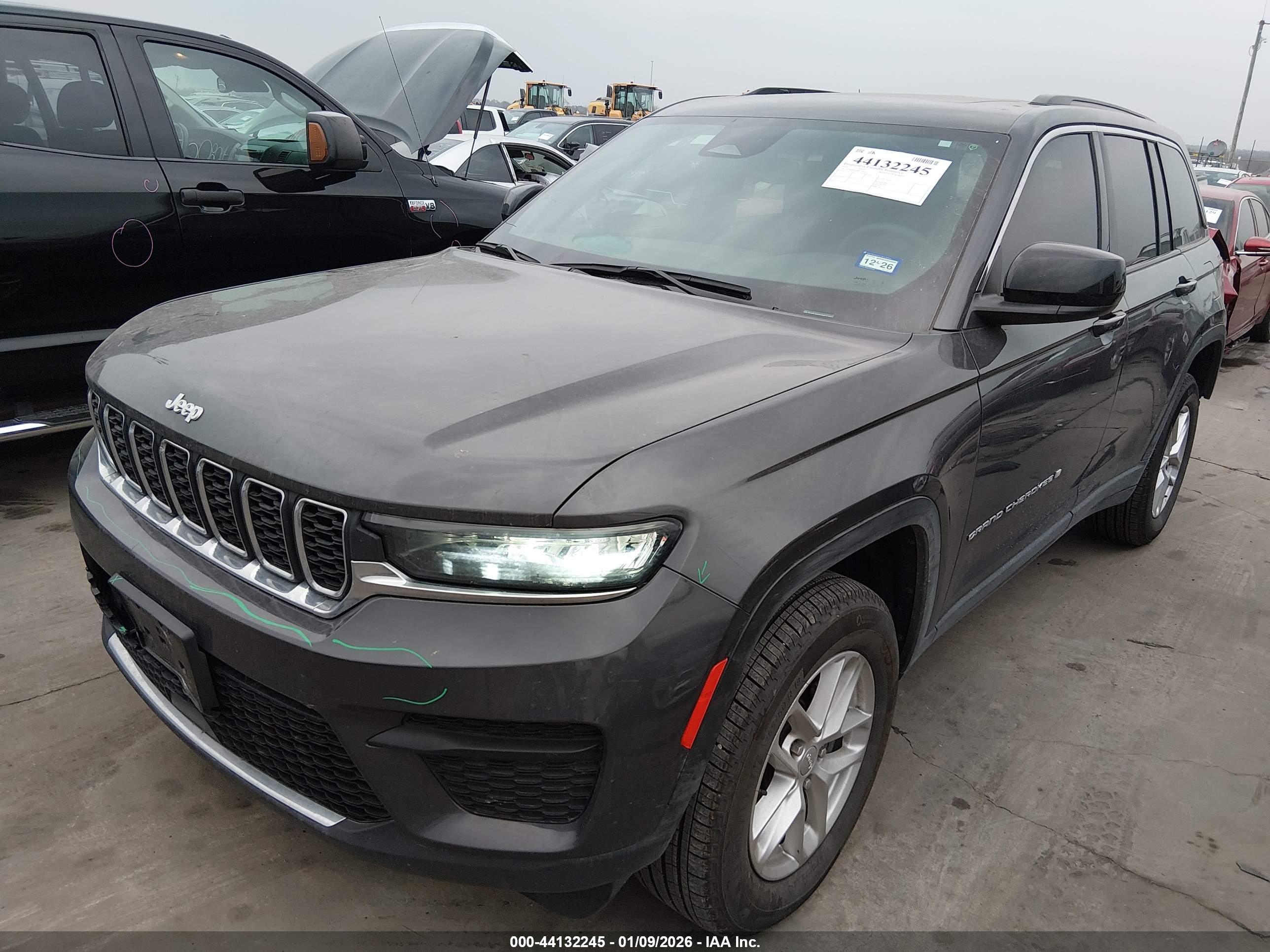 JEEP GRAND image 2