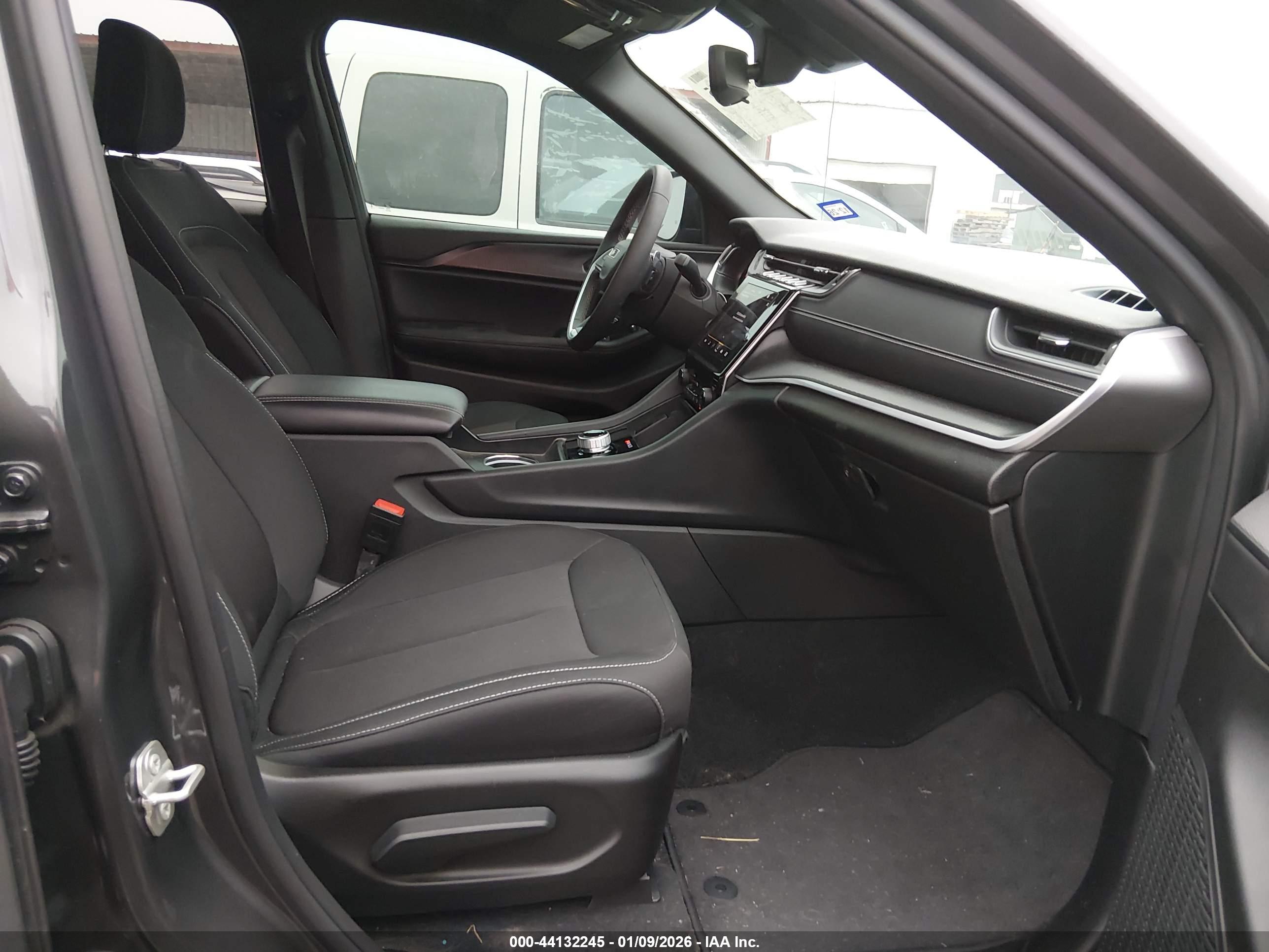 JEEP GRAND image 5