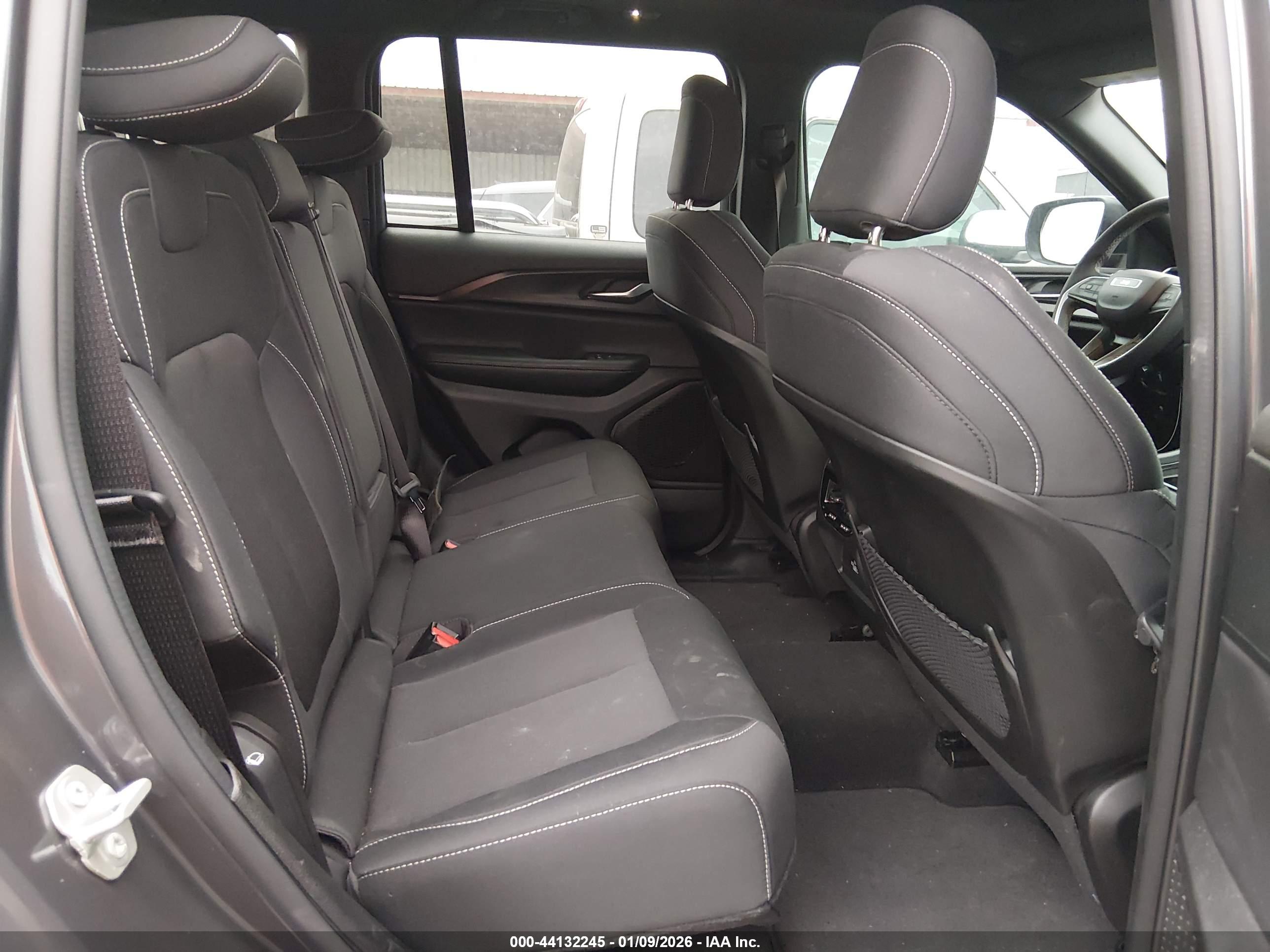 JEEP GRAND image 8