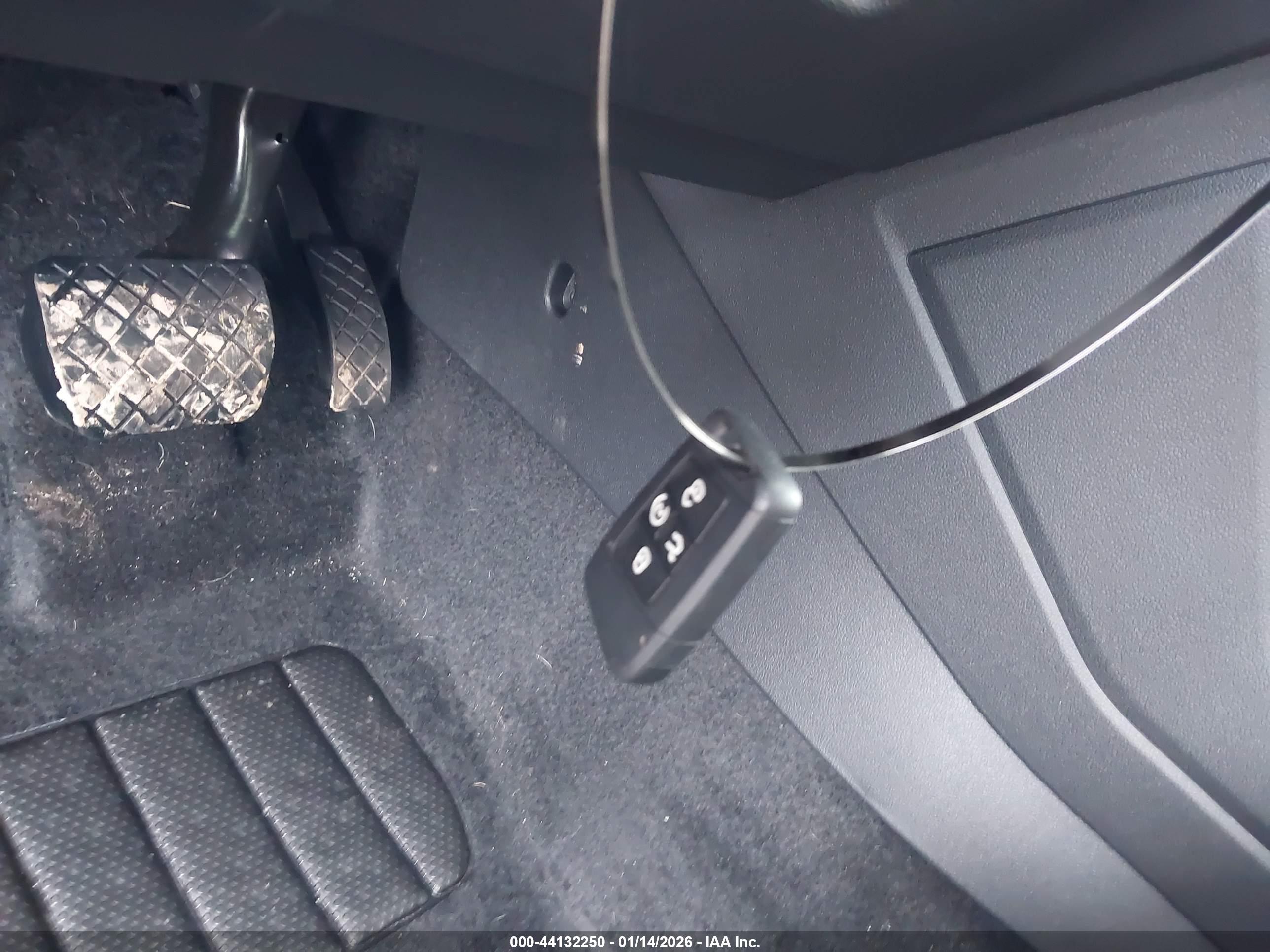 VOLKSWAGEN TIGUAN image 11