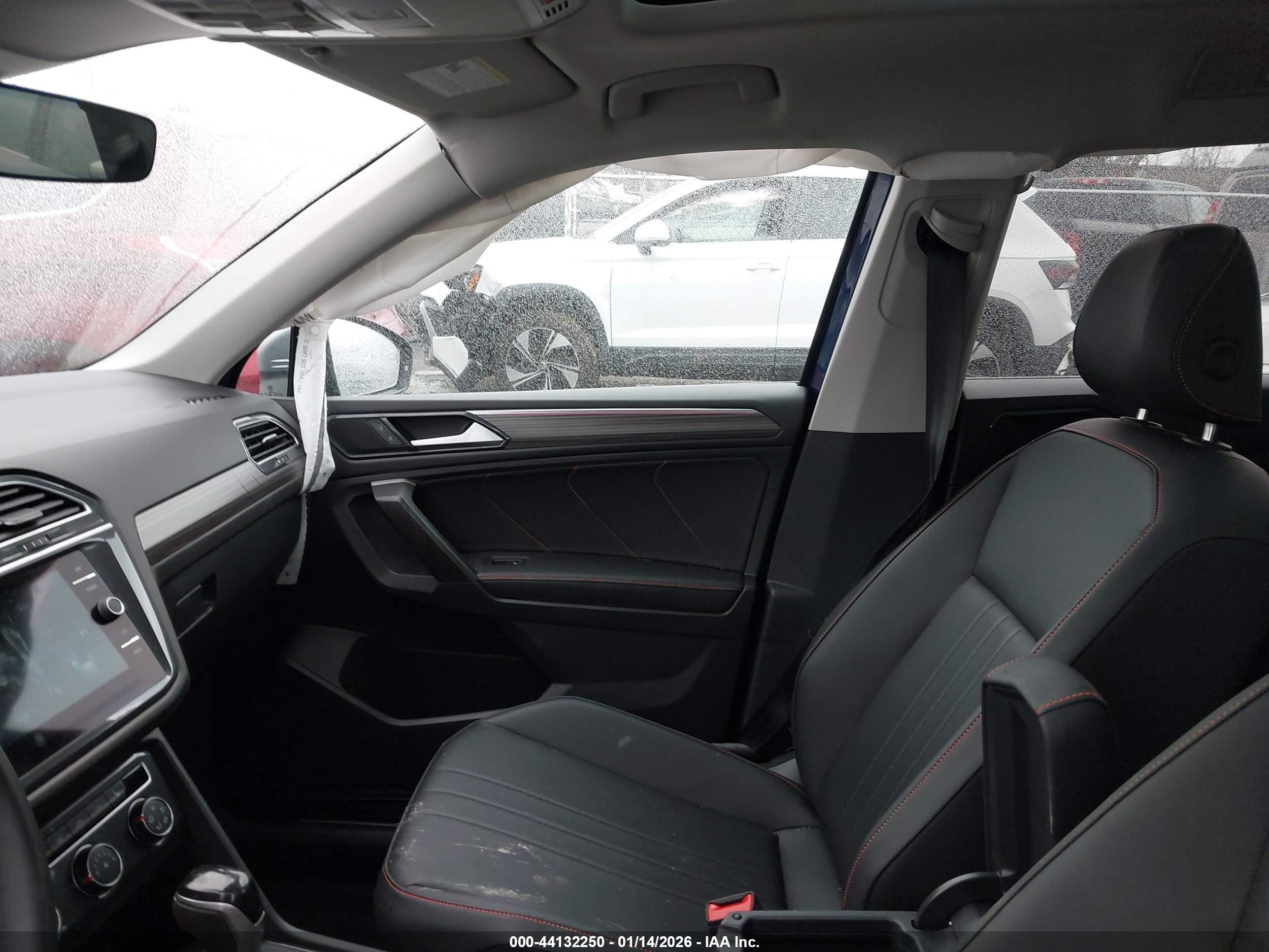 VOLKSWAGEN TIGUAN image 5