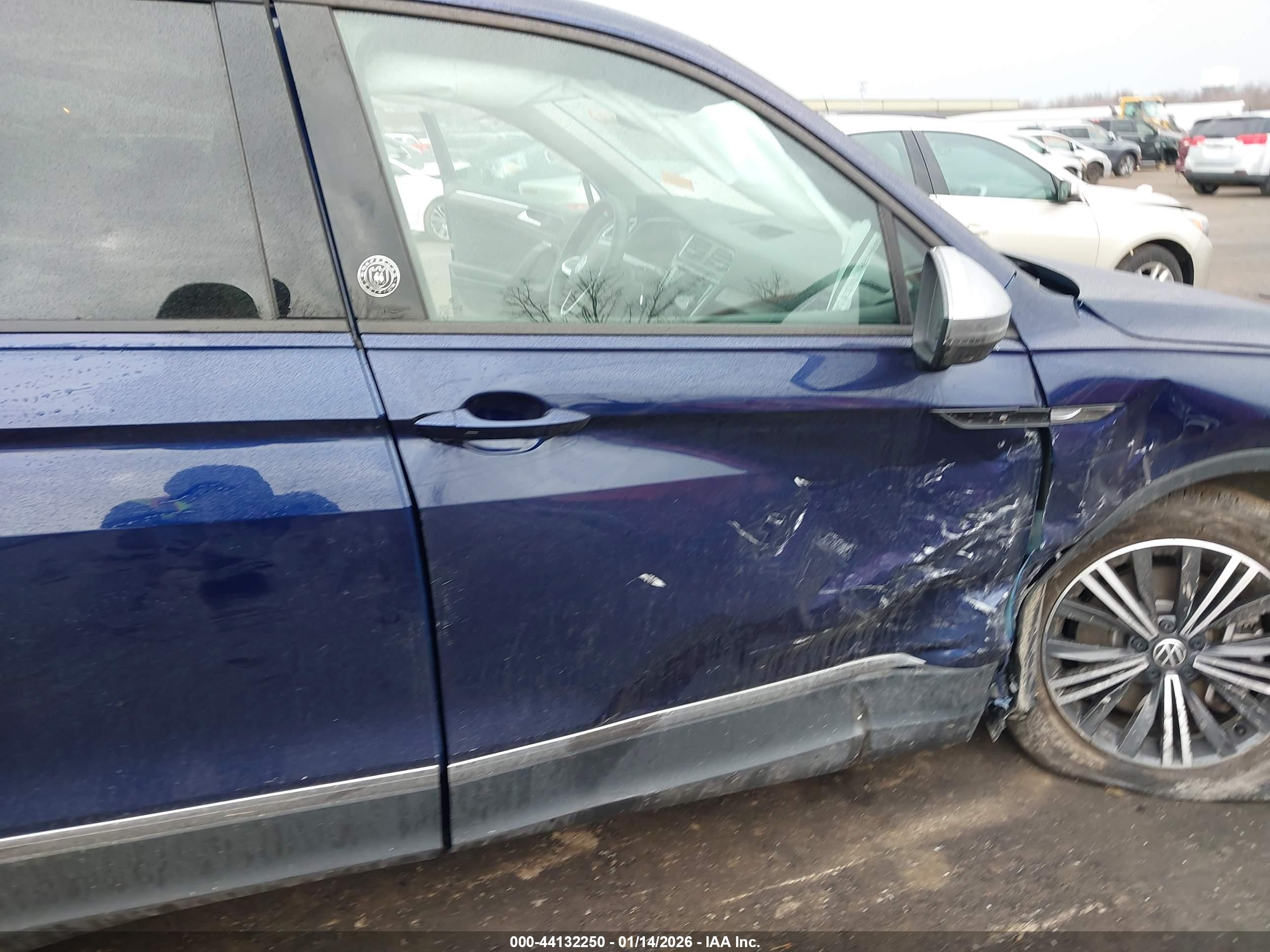 VOLKSWAGEN TIGUAN image 6
