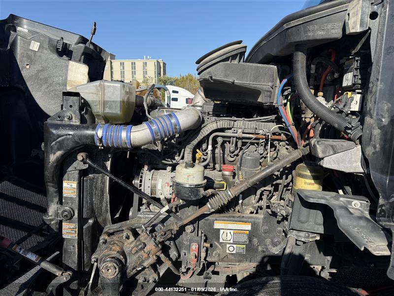 PETERBILT 579 image 10