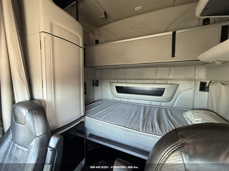 PETERBILT 579 image 7