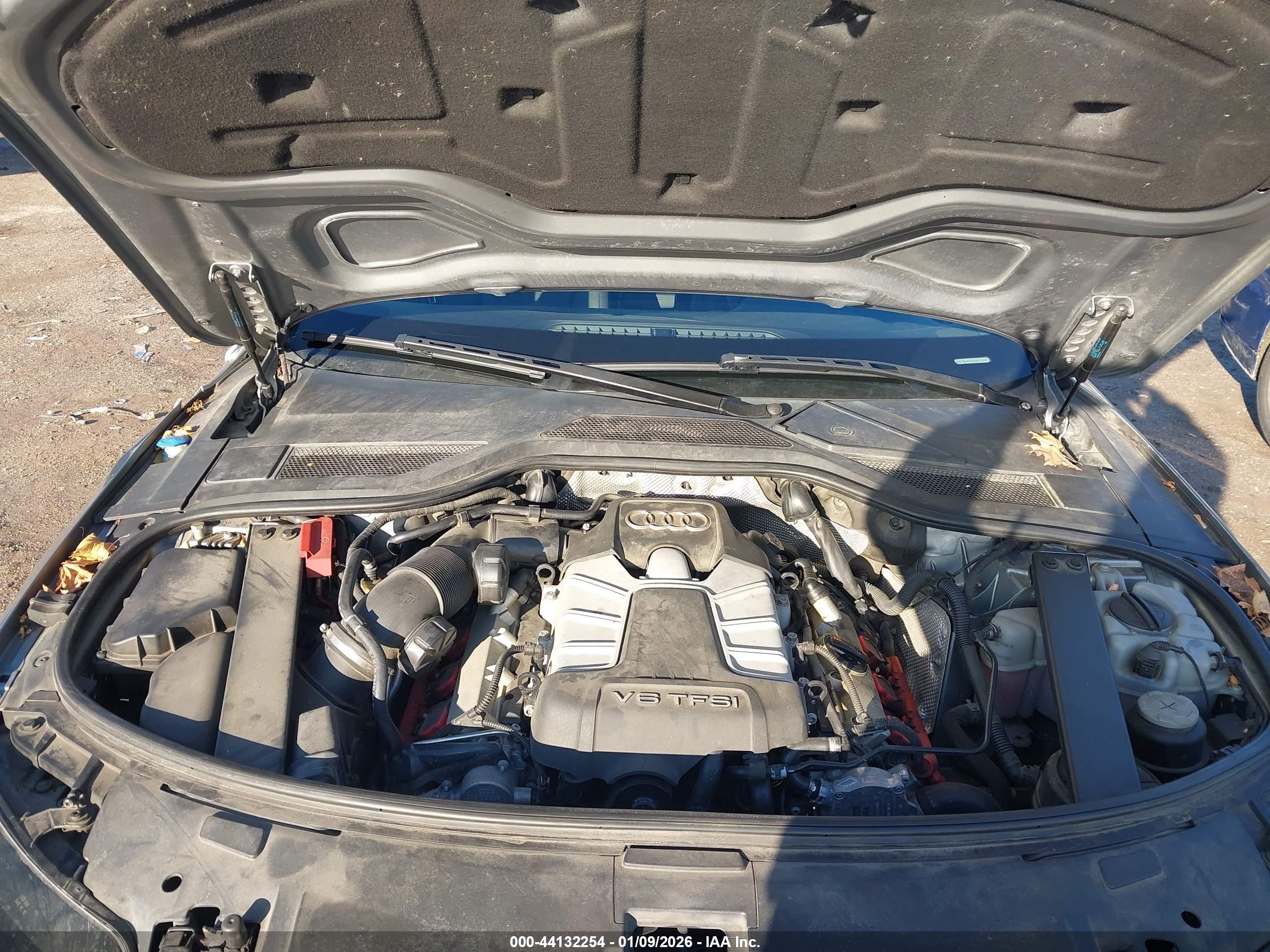 AUDI A8 image 10