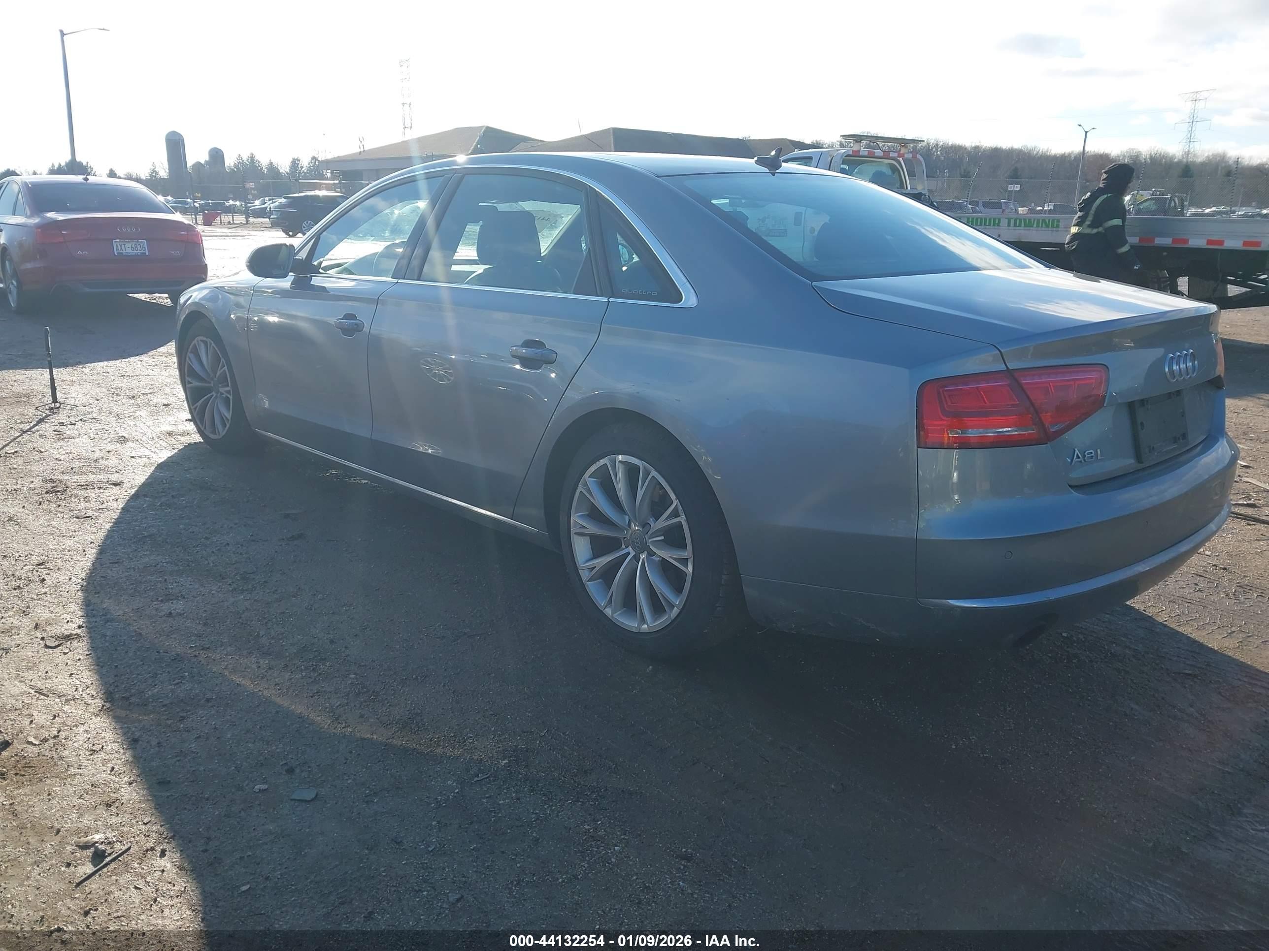 AUDI A8 image 3