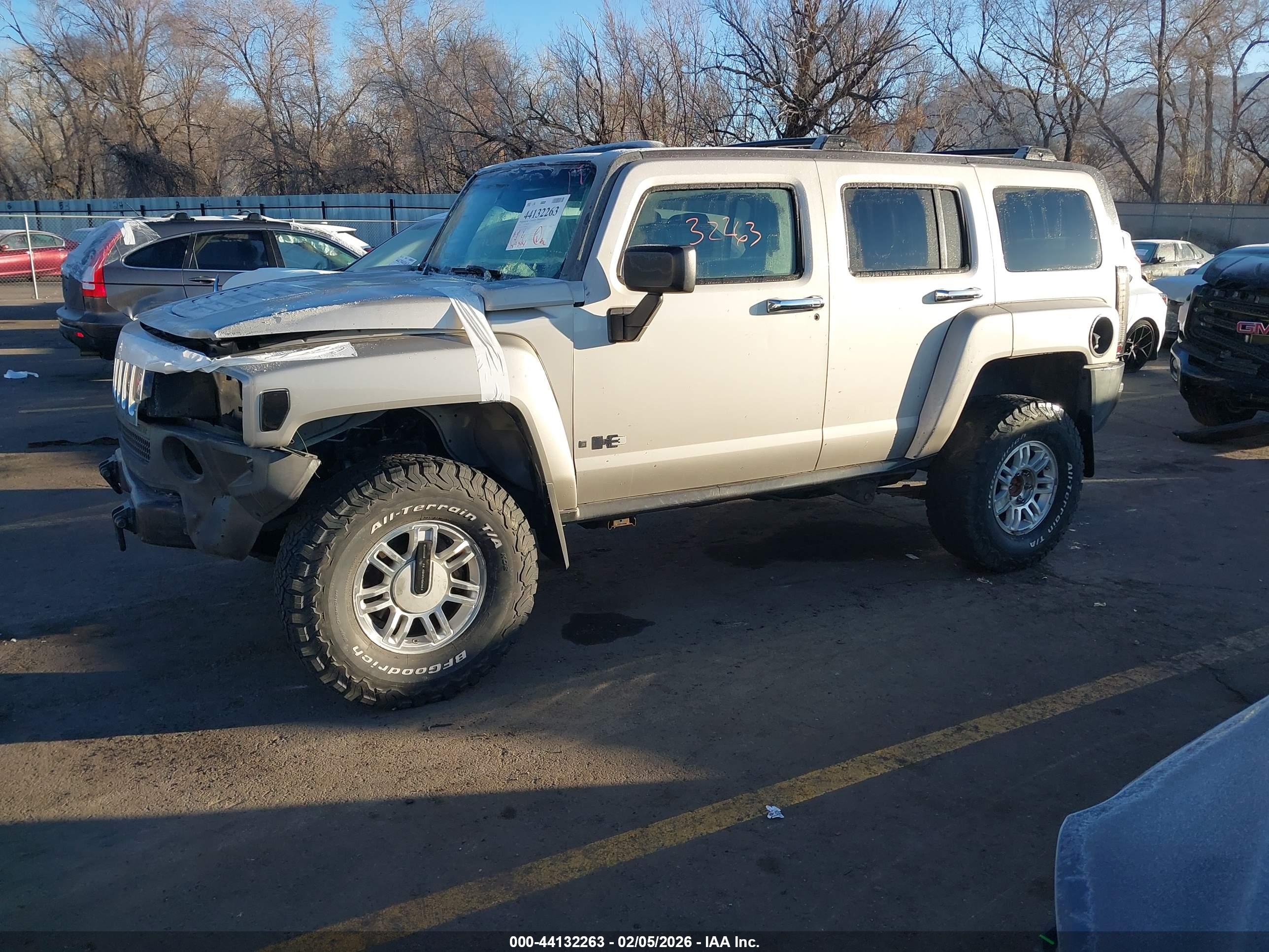 HUMMER H3 image 2