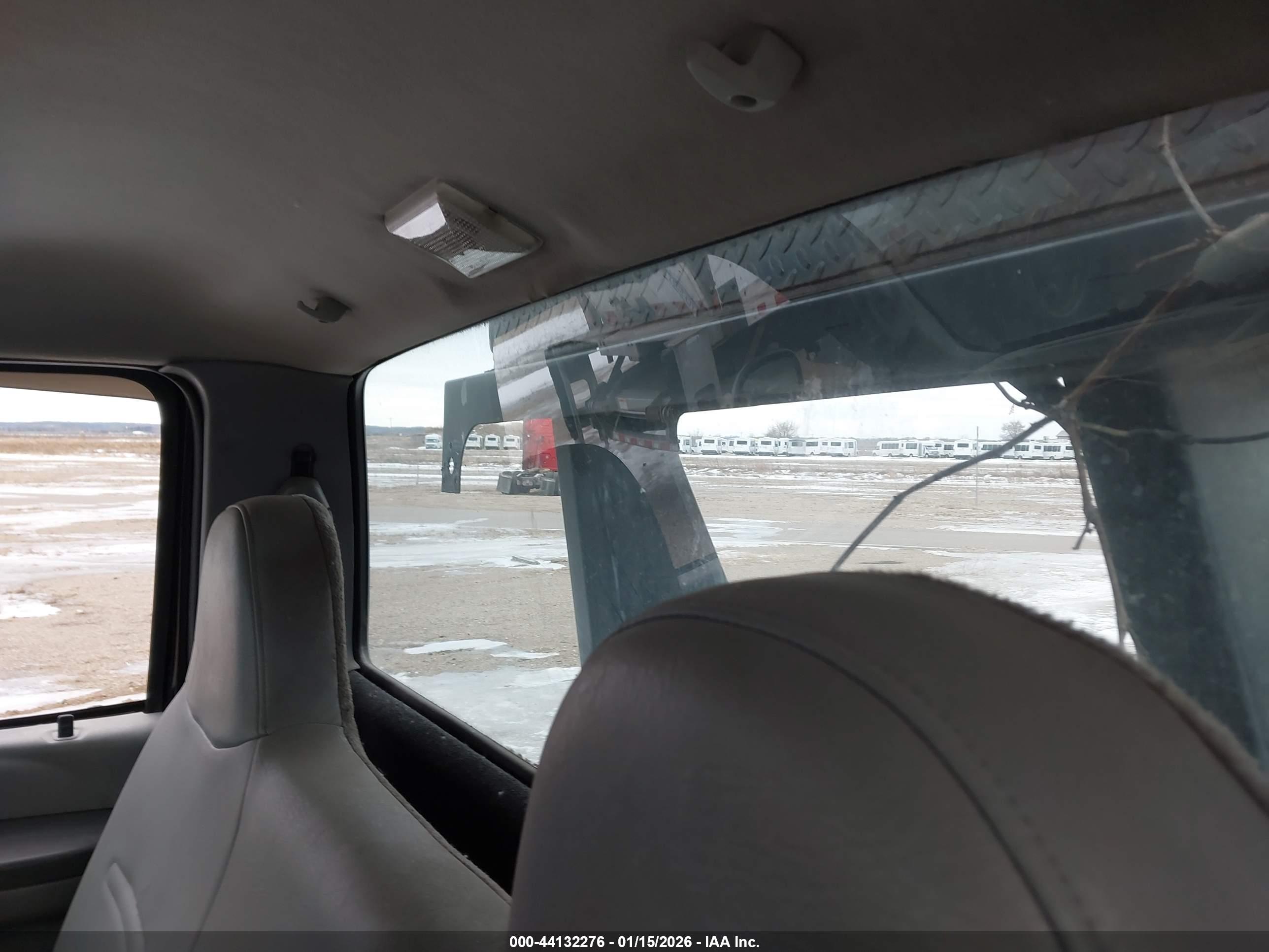 FORD F-450 image 8