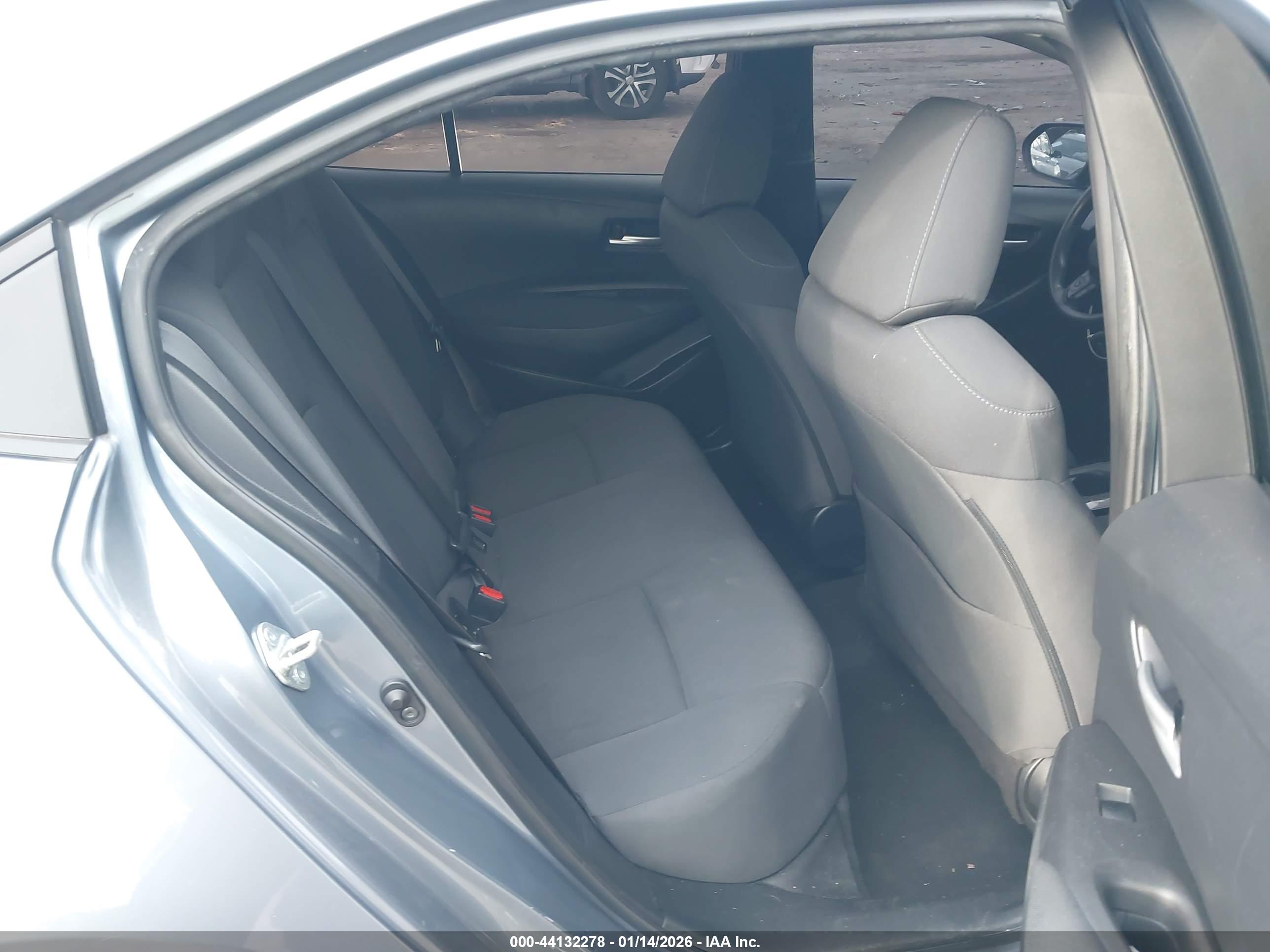TOYOTA COROLLA image 8