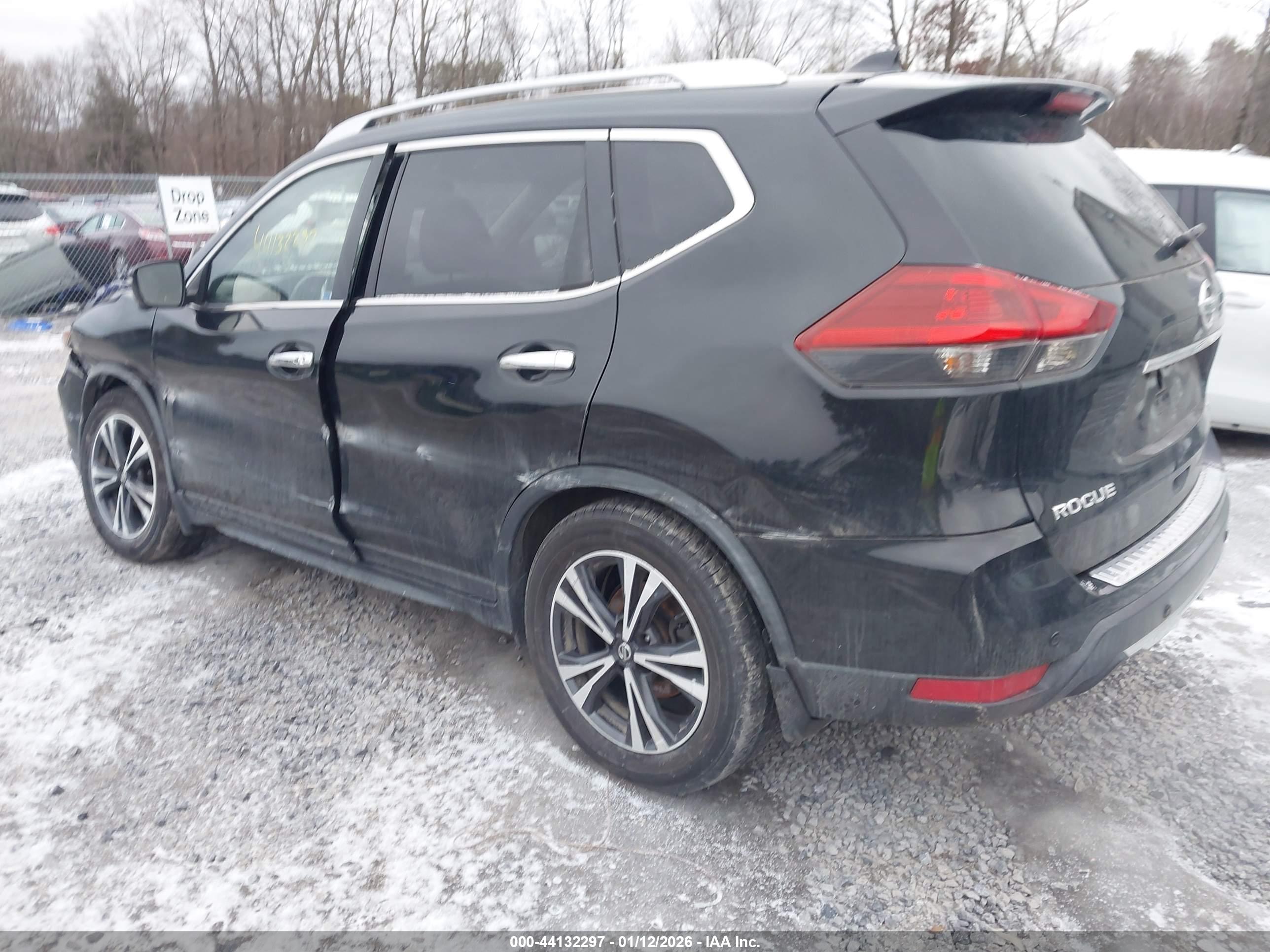 NISSAN ROGUE image 3
