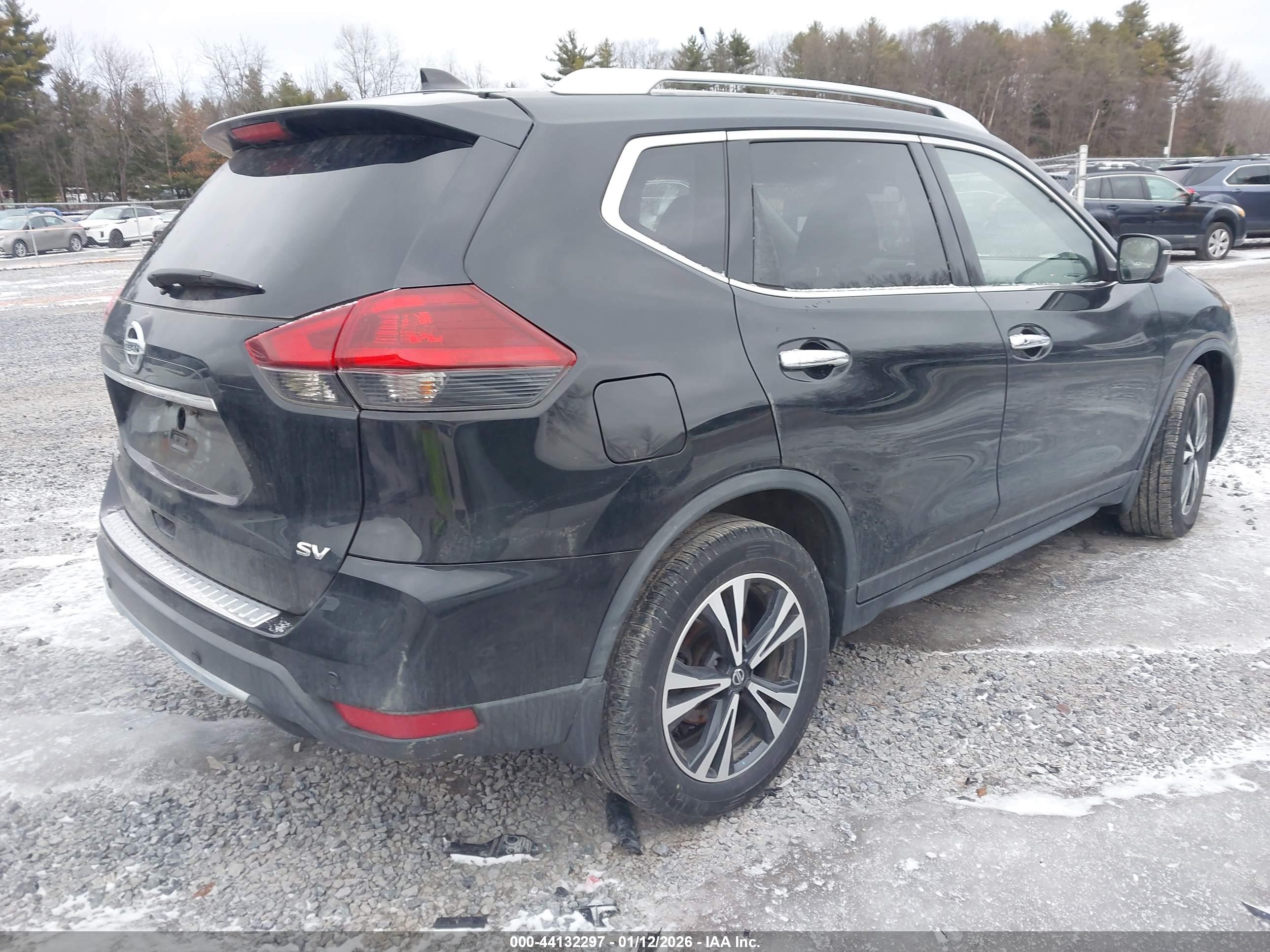 NISSAN ROGUE image 4