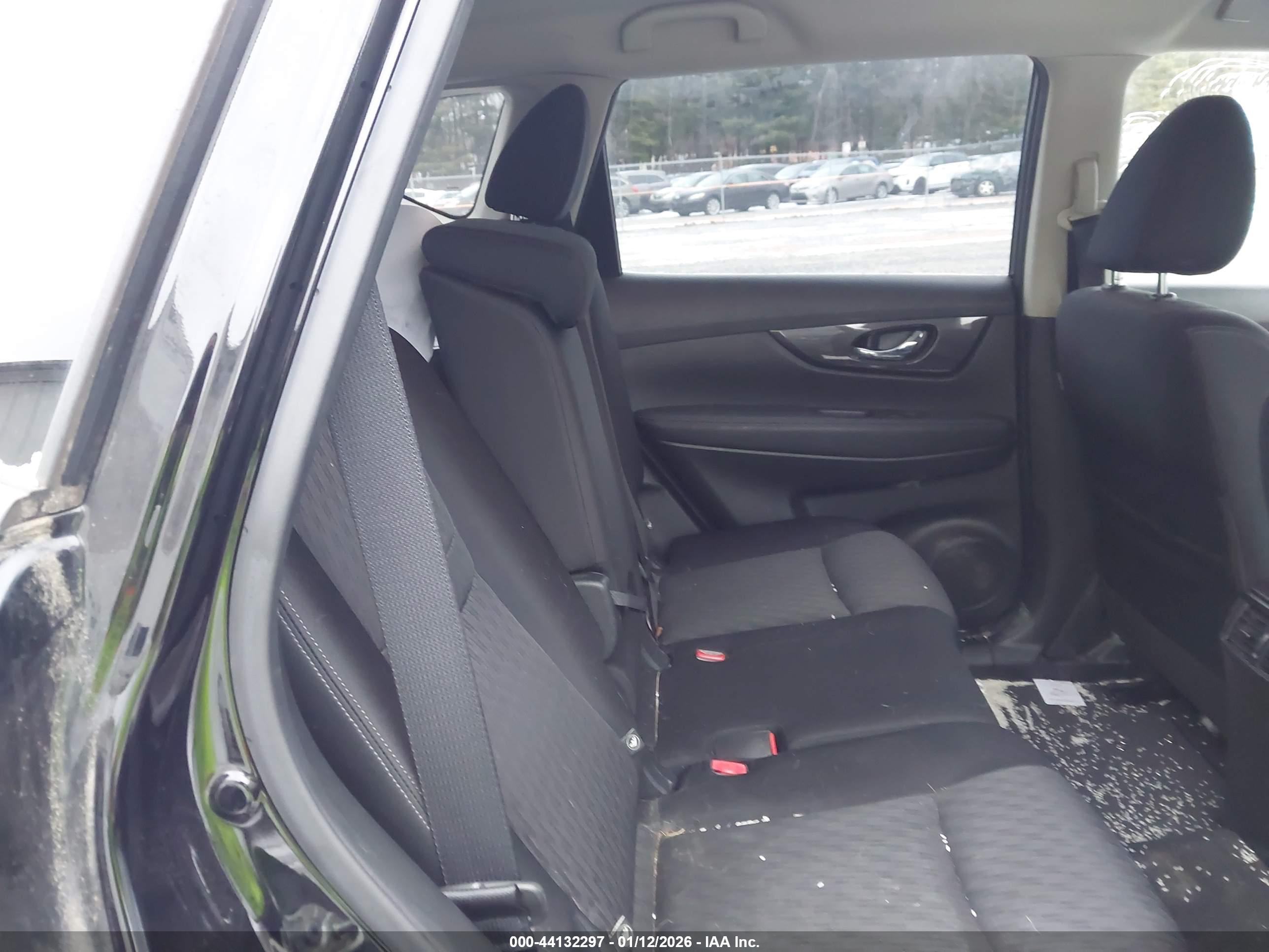 NISSAN ROGUE image 8