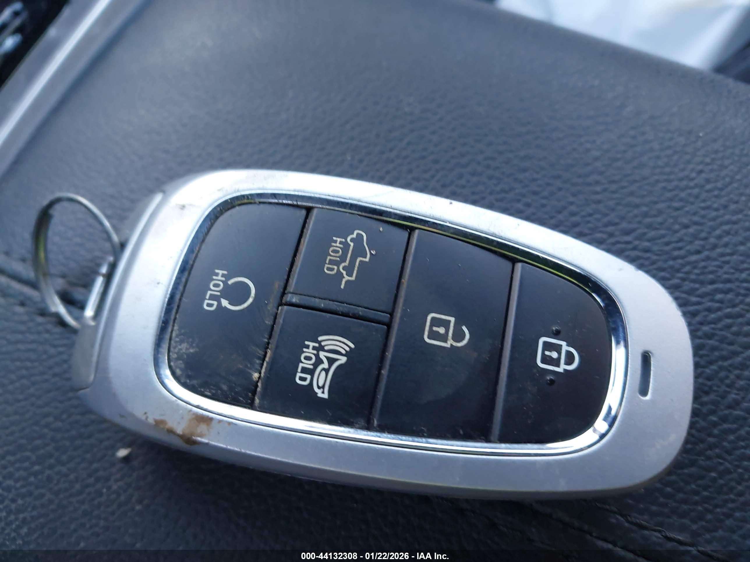 HYUNDAI SANTA image 11