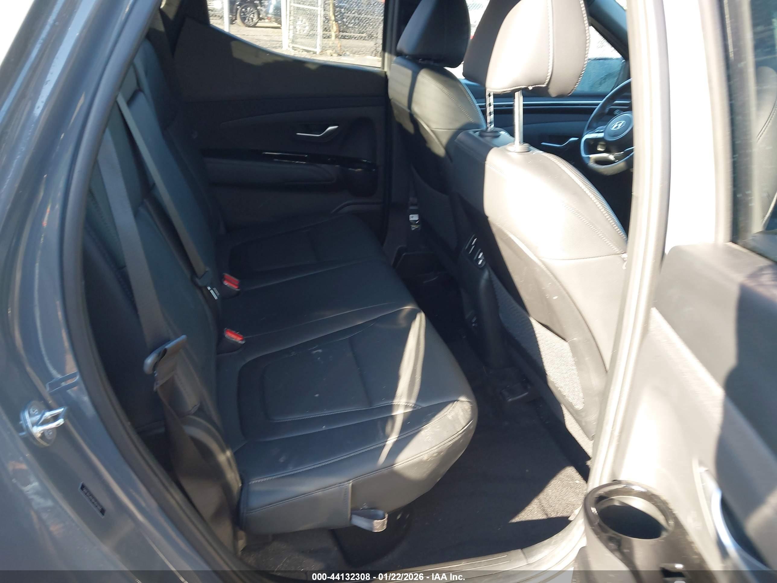 HYUNDAI SANTA image 8