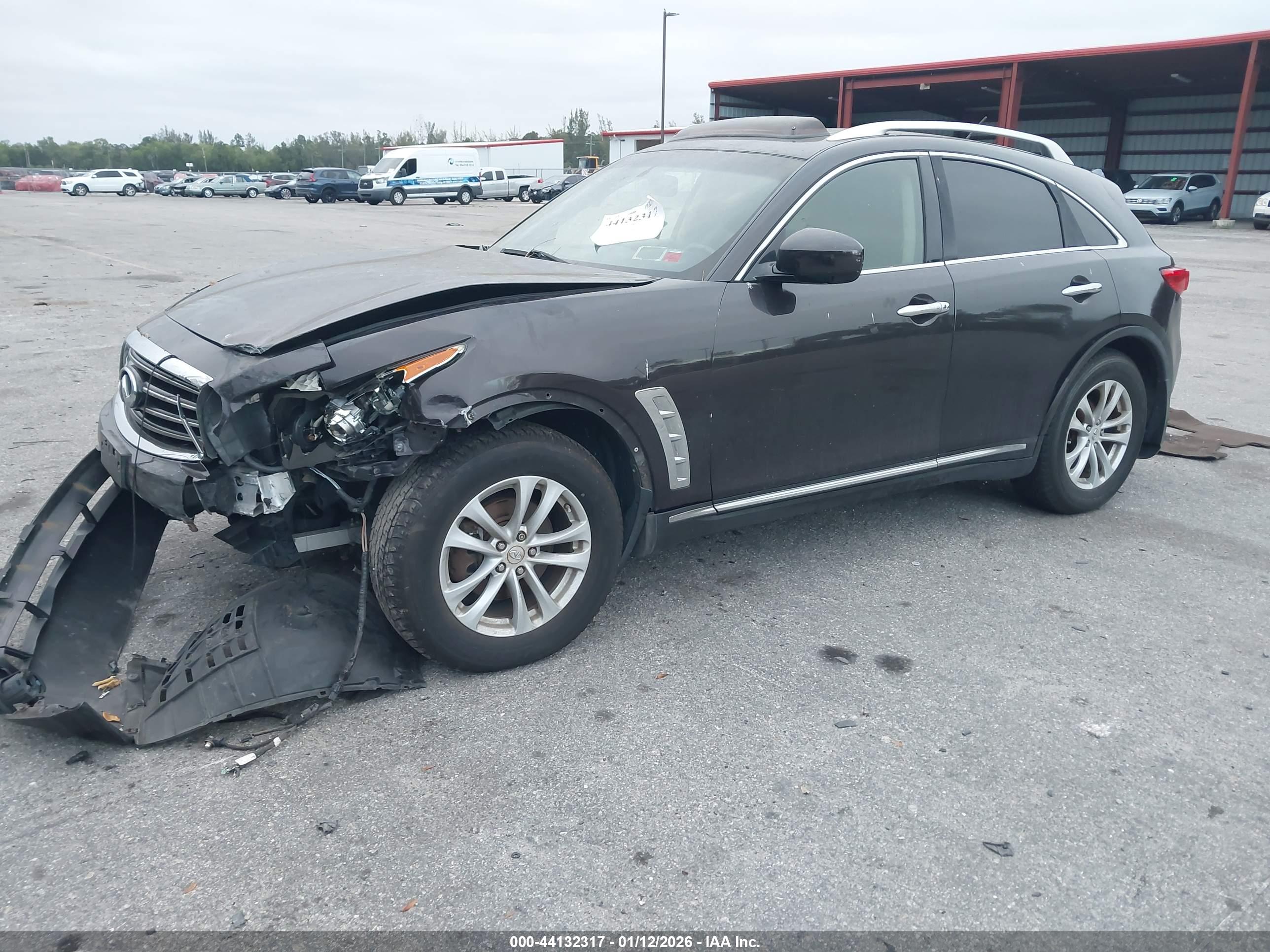 INFINITI FX35 image 2