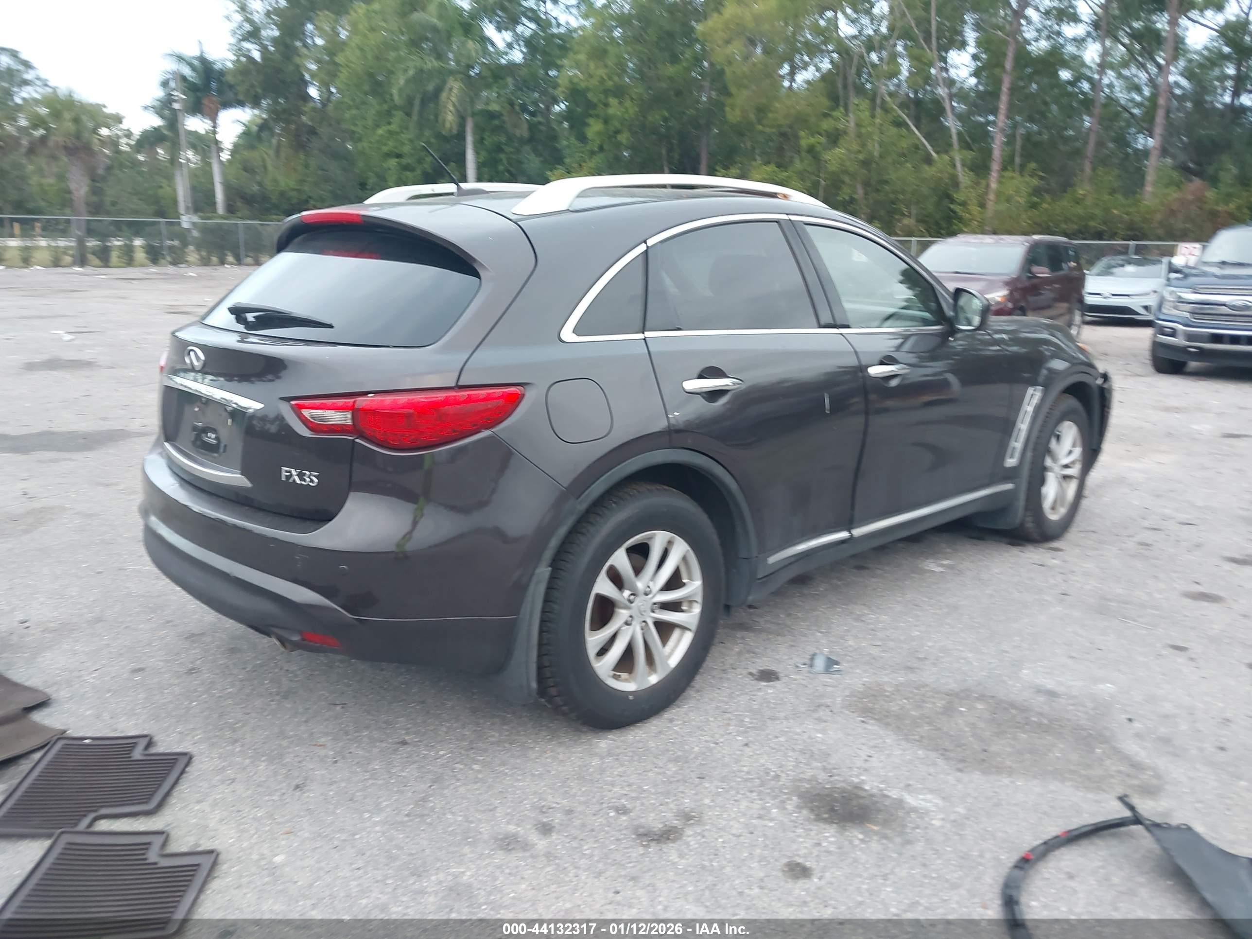 INFINITI FX35 image 4