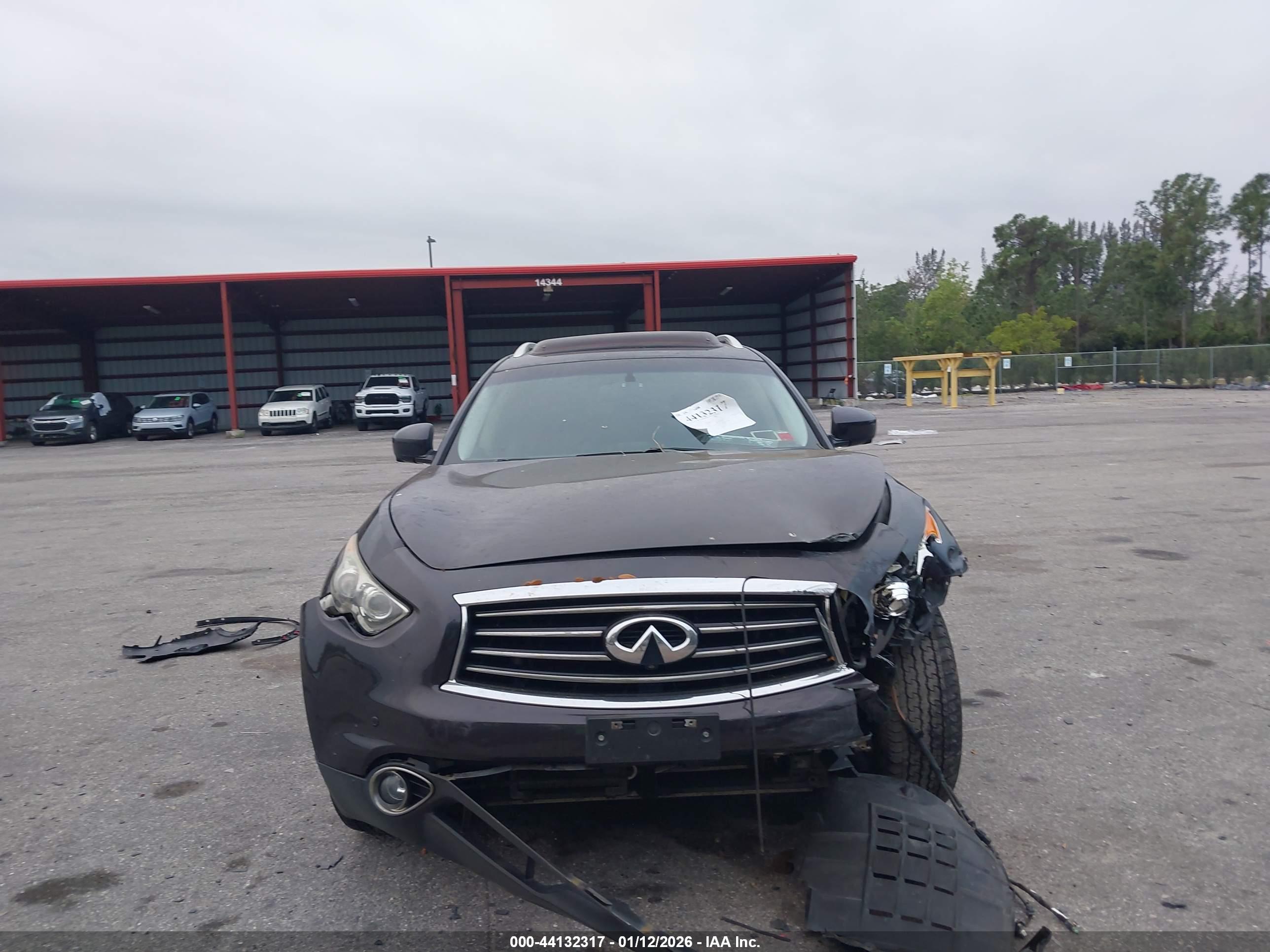 INFINITI FX35 image 6