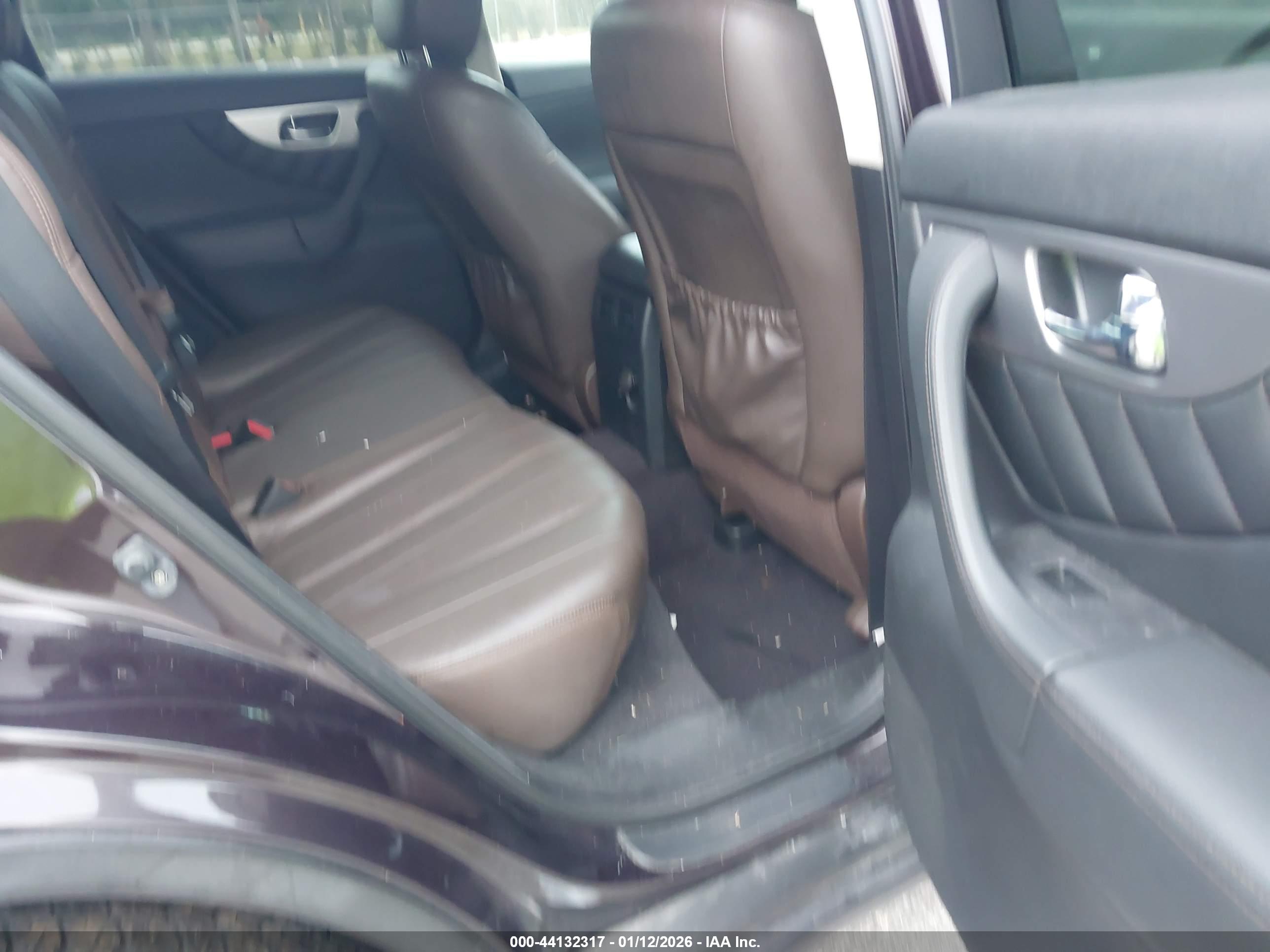 INFINITI FX35 image 8