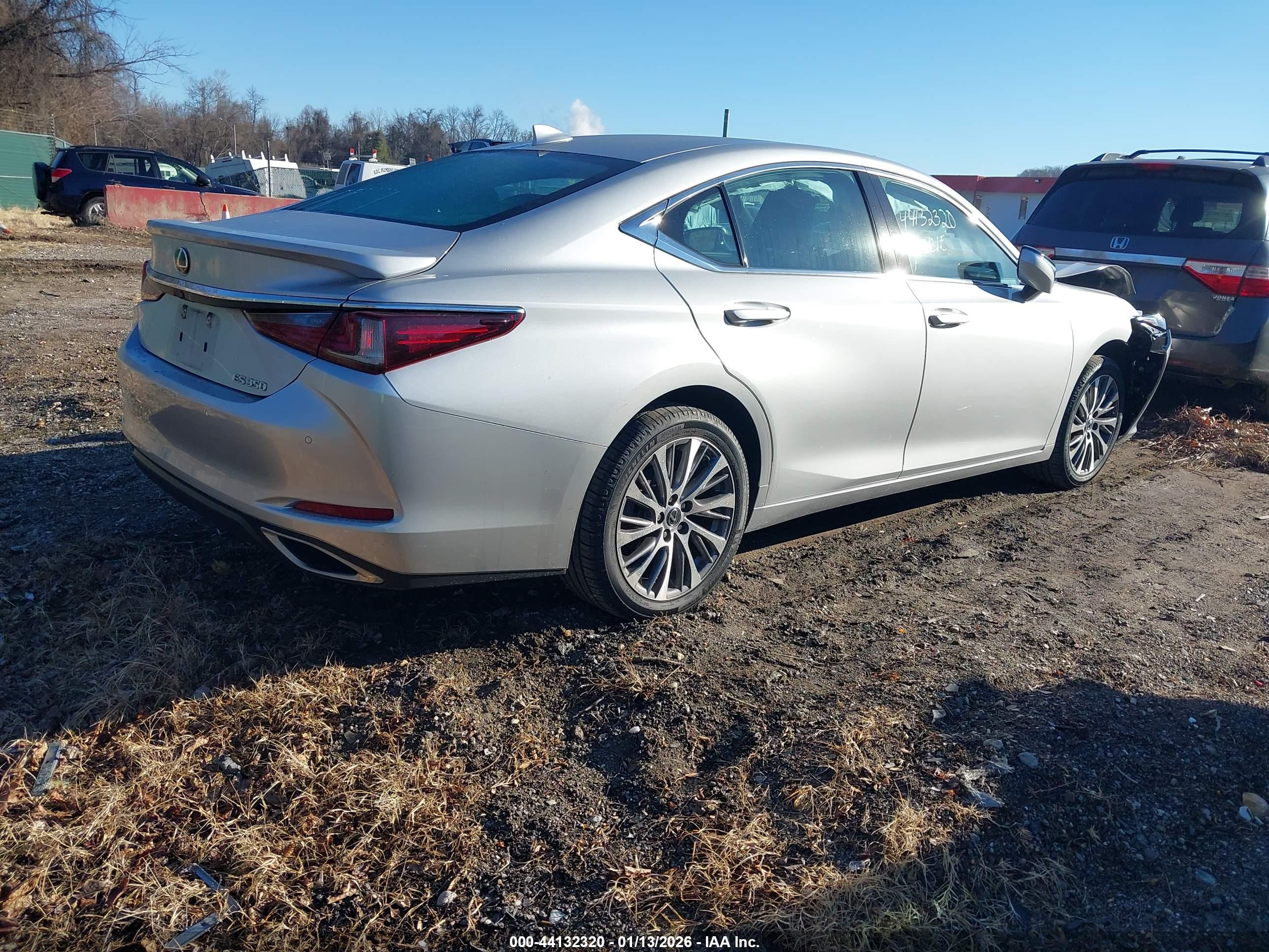 LEXUS ES image 4