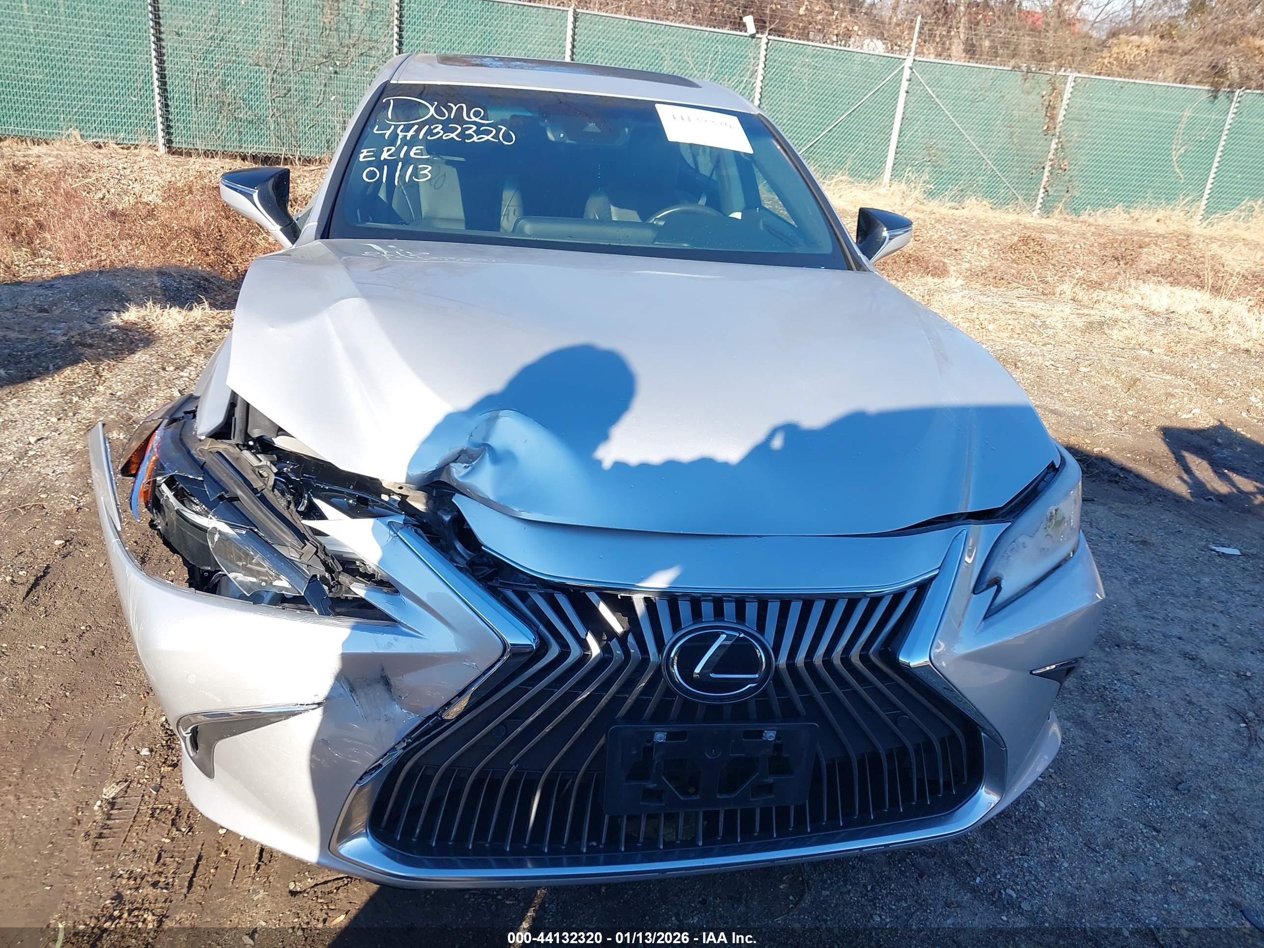 LEXUS ES image 6