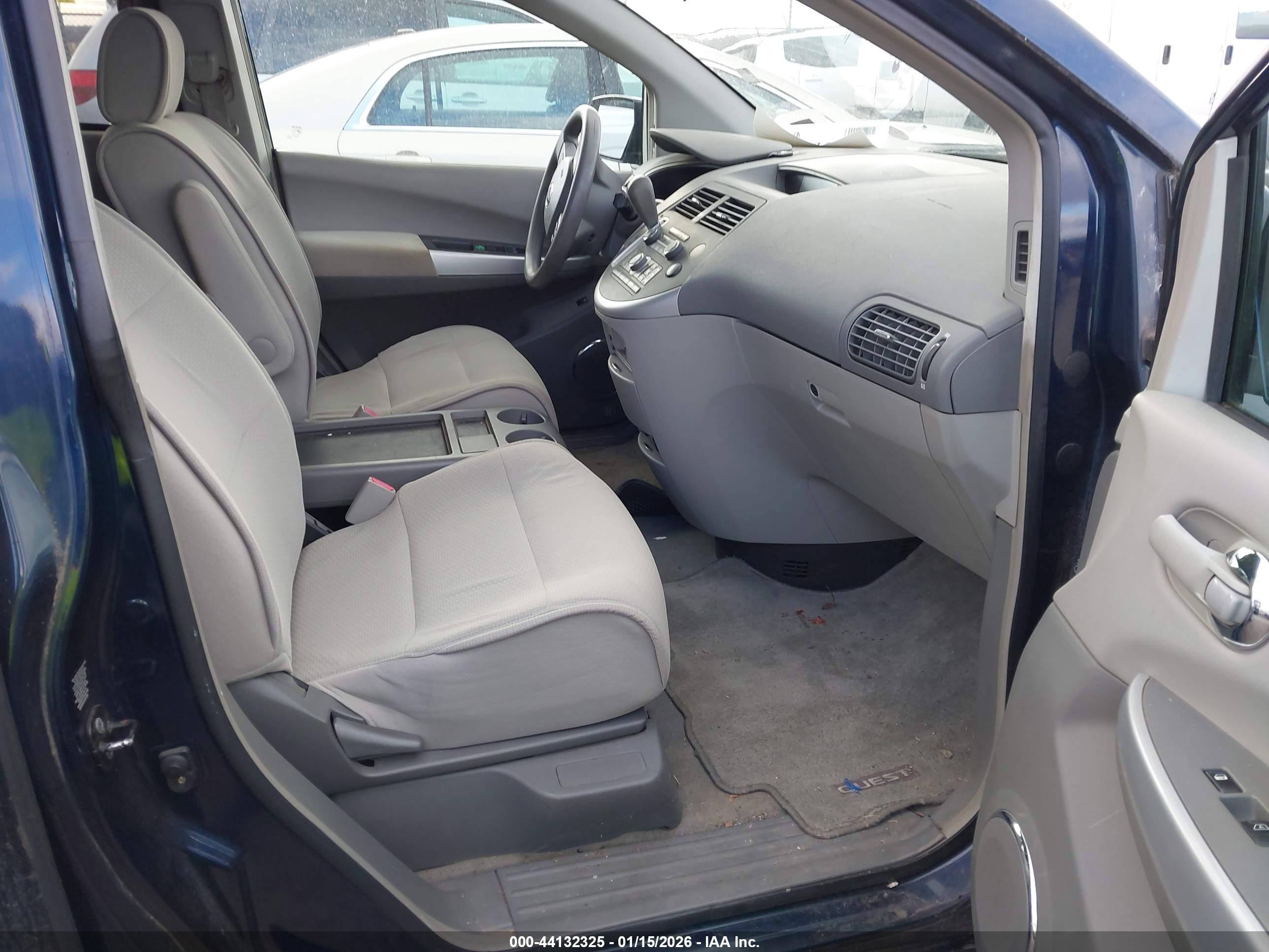 NISSAN QUEST image 5